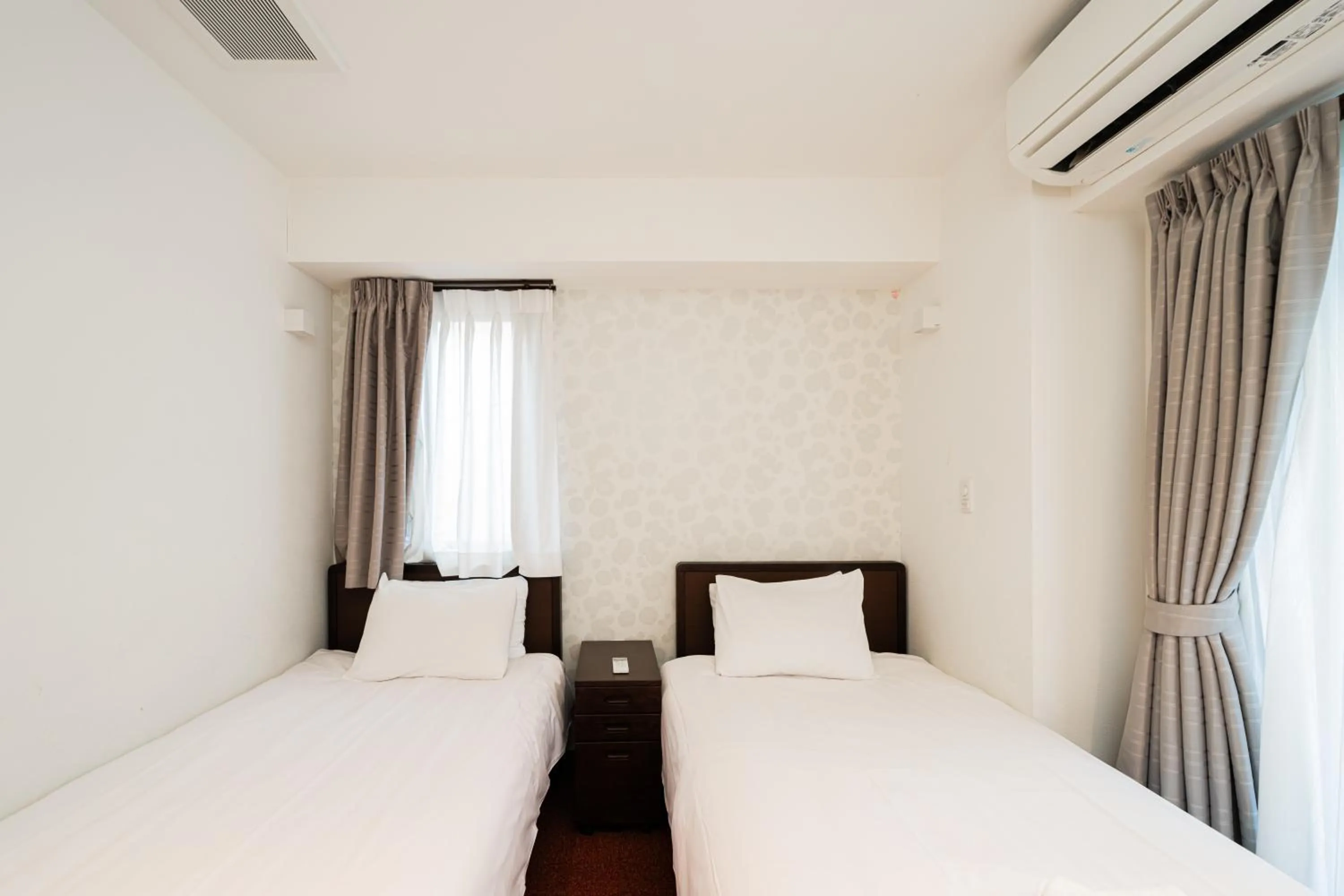 Bed in Serorin Light Hotel Tokyo