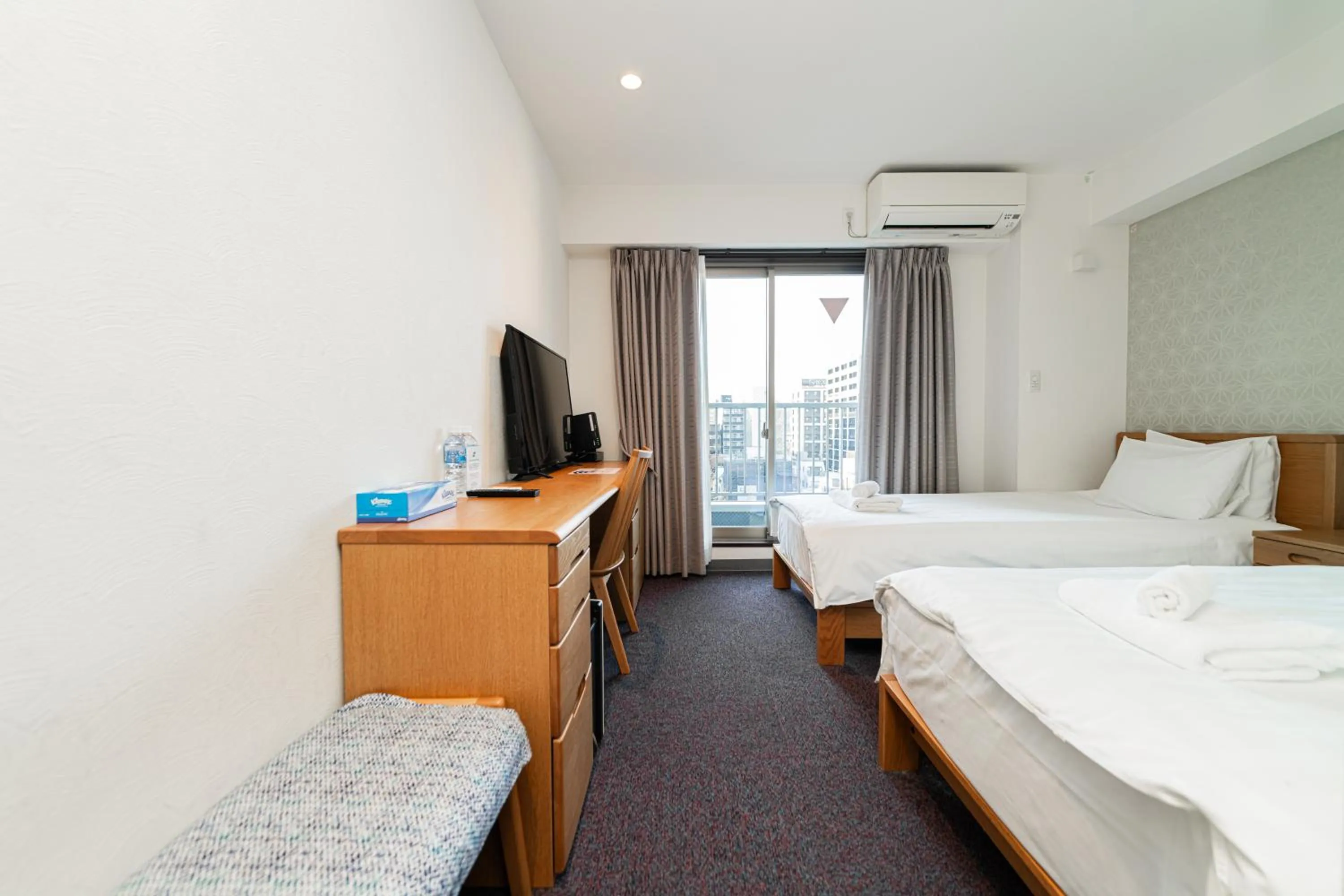 Photo of the whole room, Bed in Serorin Light Hotel Tokyo