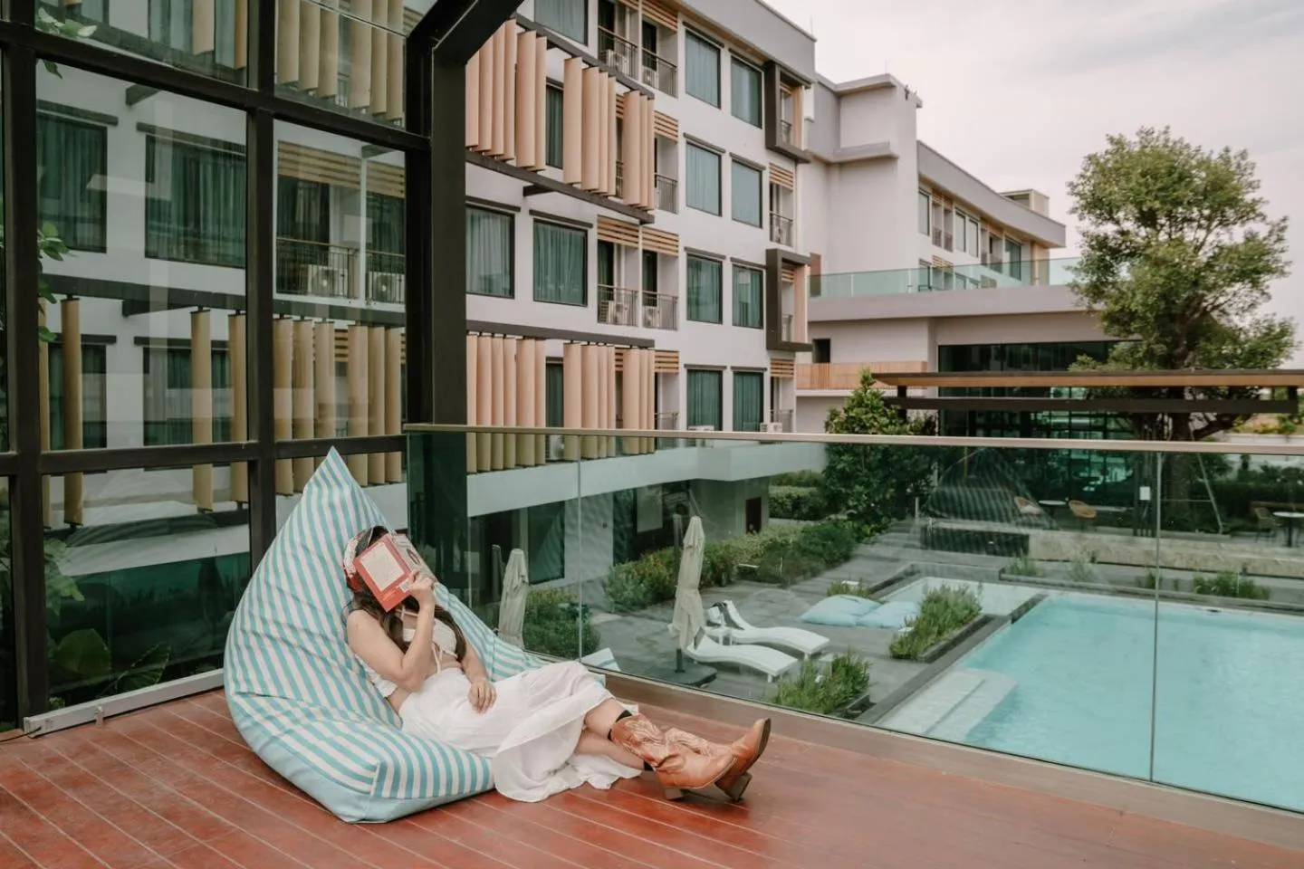 Property building in Crystal Srivaree Suvarnabhumi Hotel