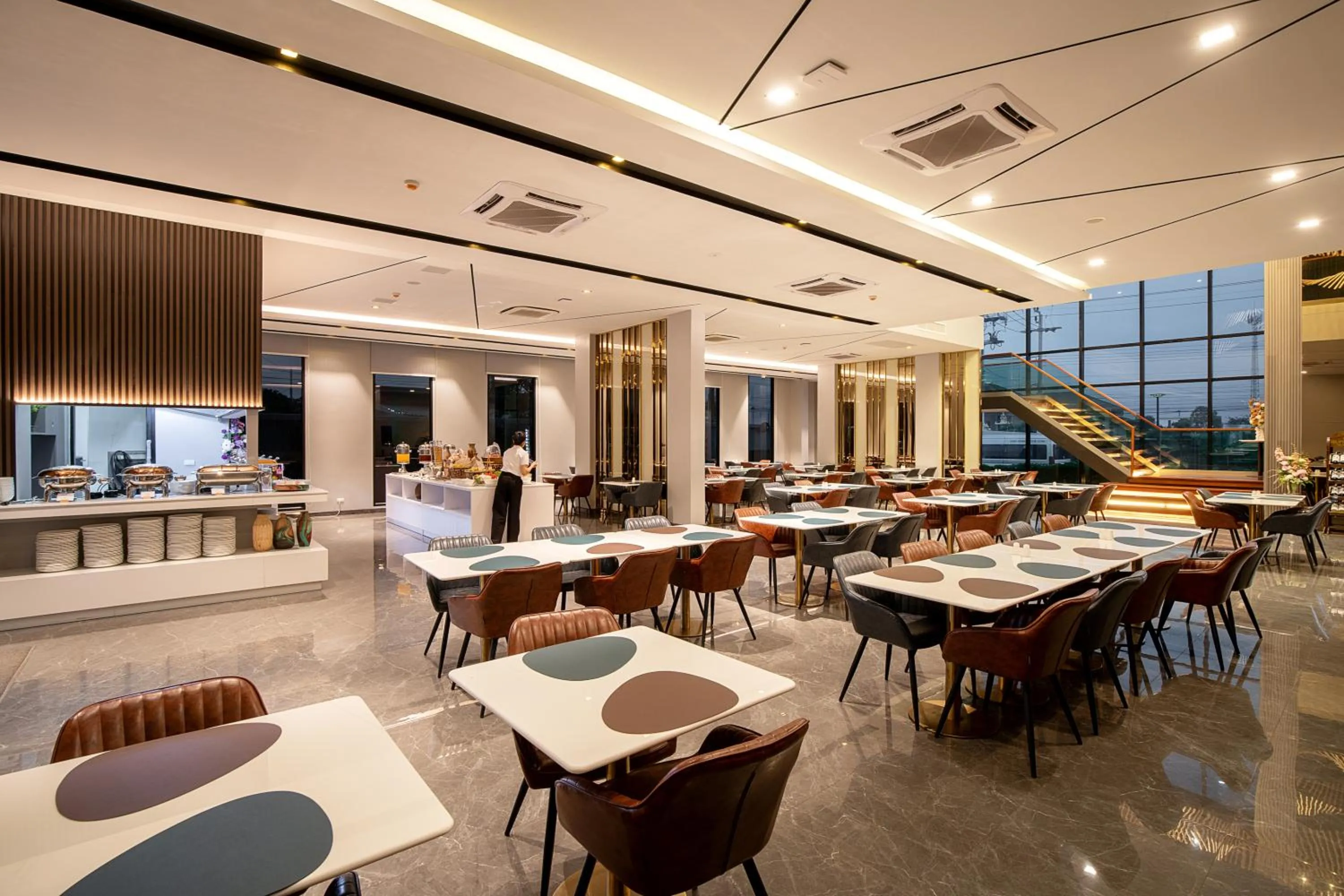 Restaurant/places to eat in Crystal Srivaree Suvarnabhumi Hotel