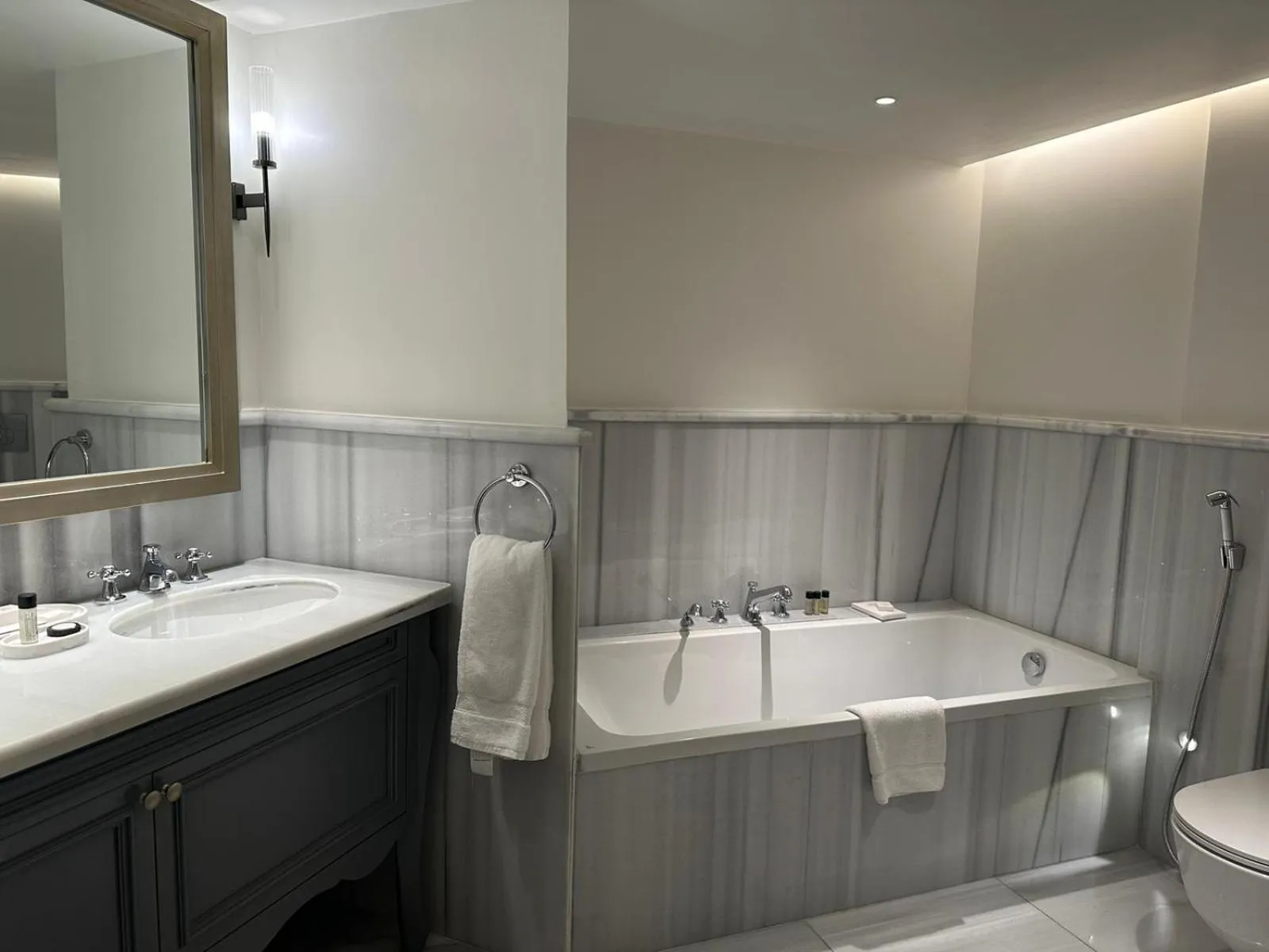 Bathroom in 21 High Street Residence By The Torch