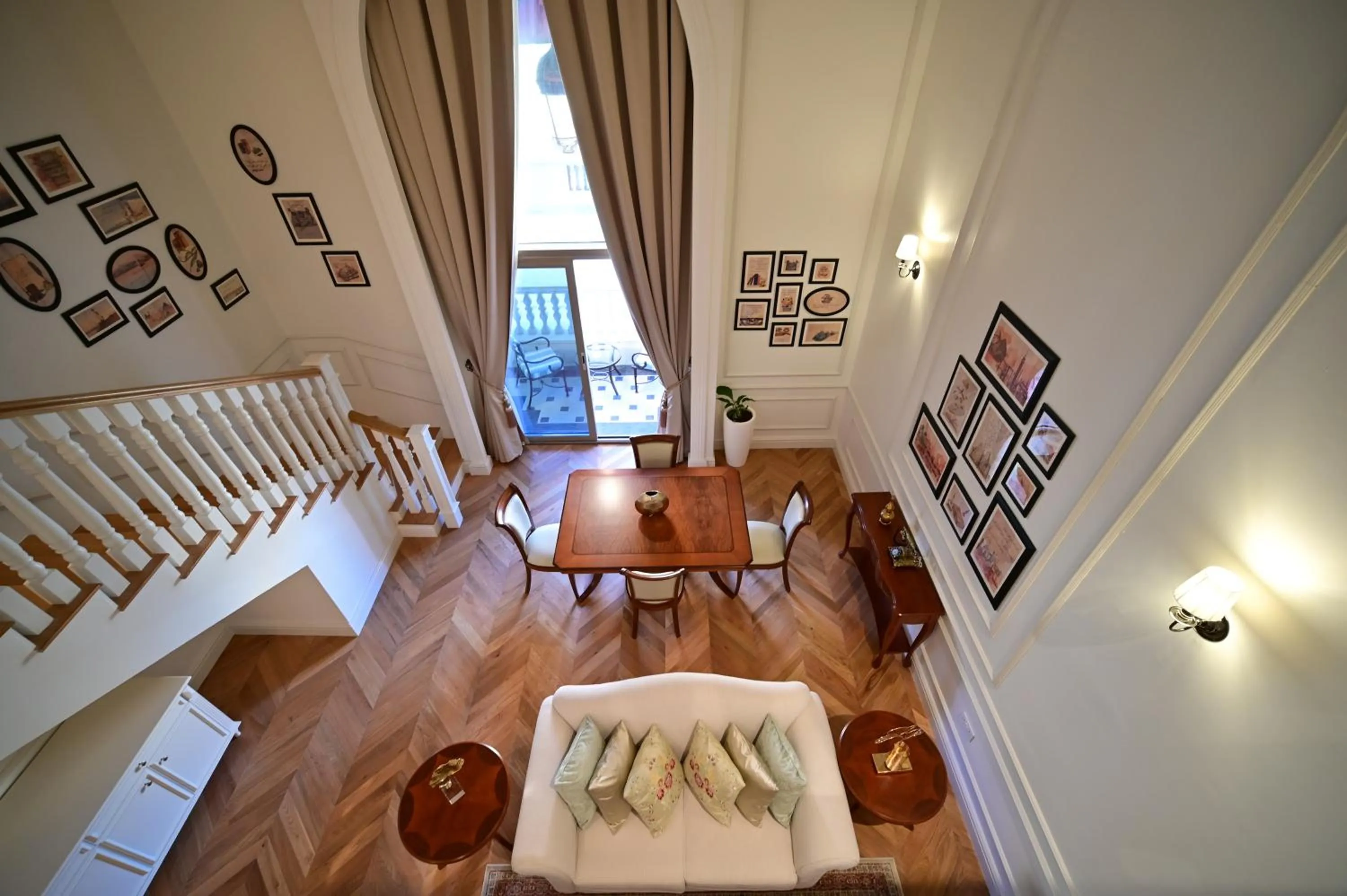 Living room in 21 High Street Residence By The Torch