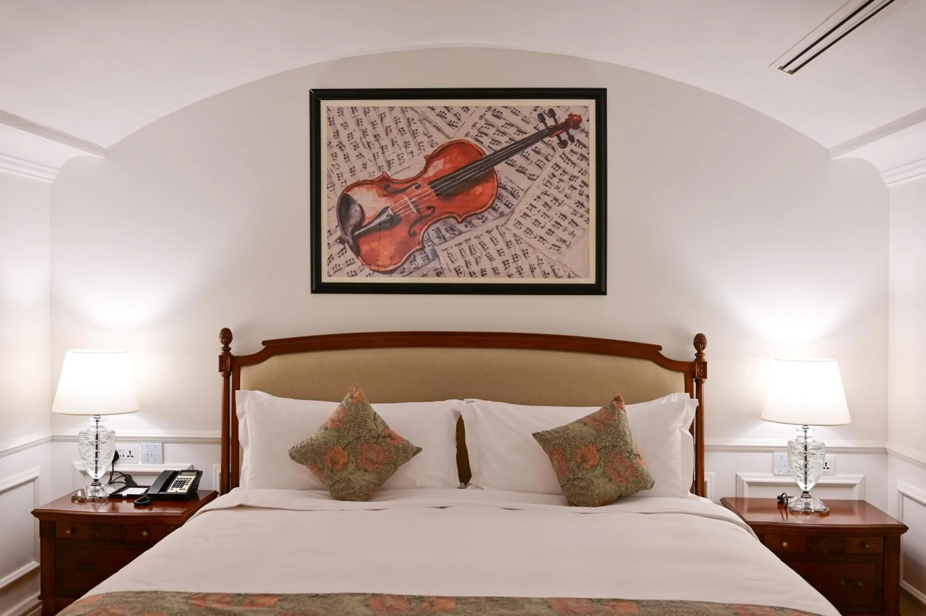 Bedroom, Bed in 21 High Street Residence By The Torch