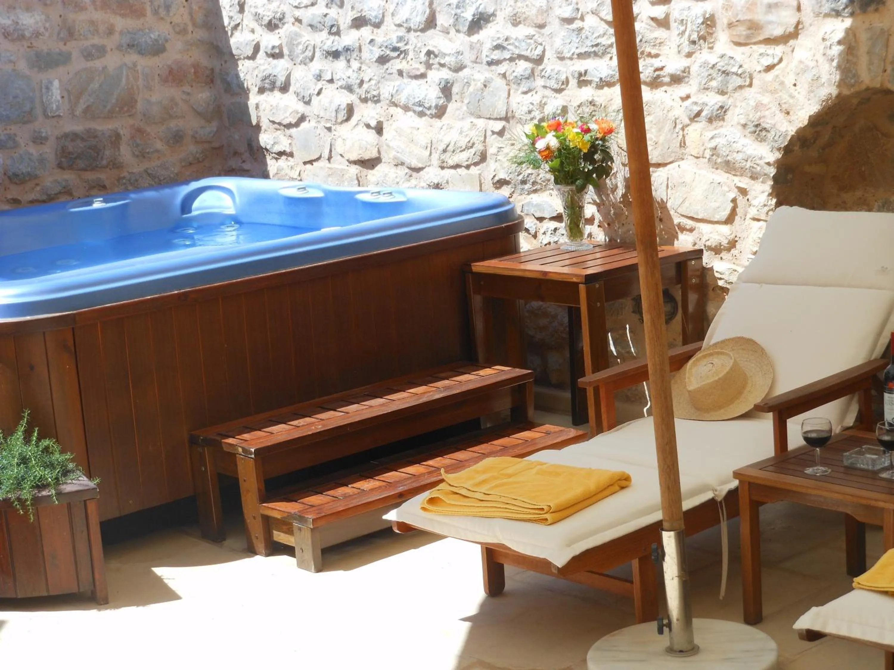 Hot Tub in Angelica Traditional Boutique Hotel