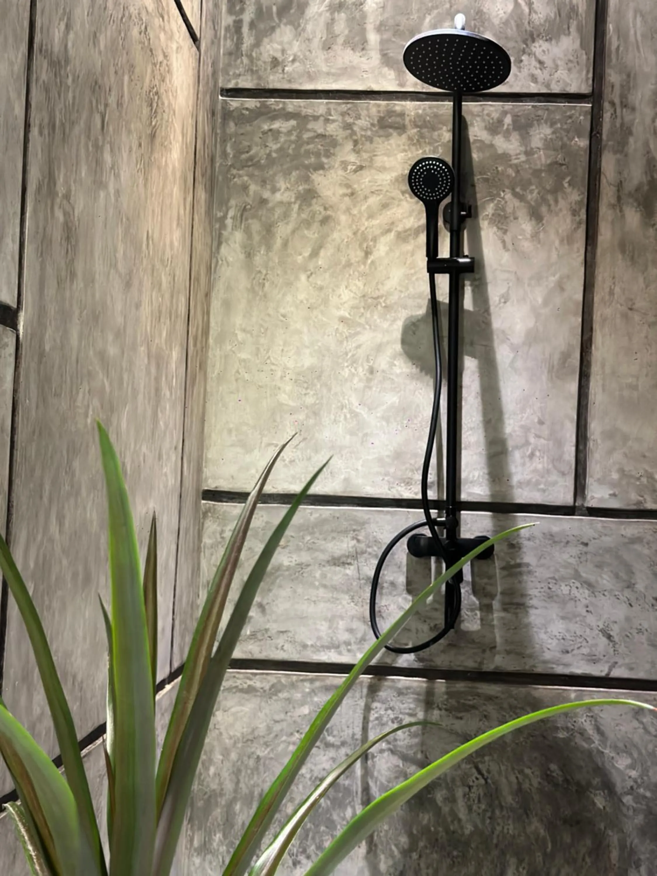 Shower in Ami Mirissa