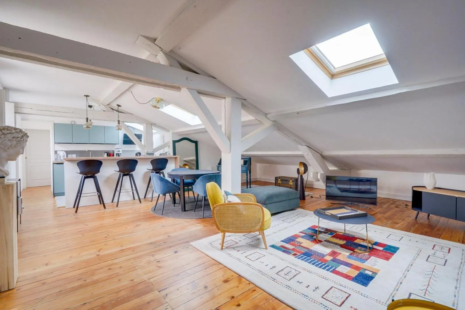 Living room in Bel appartement Bordeaux centre Pey Berland