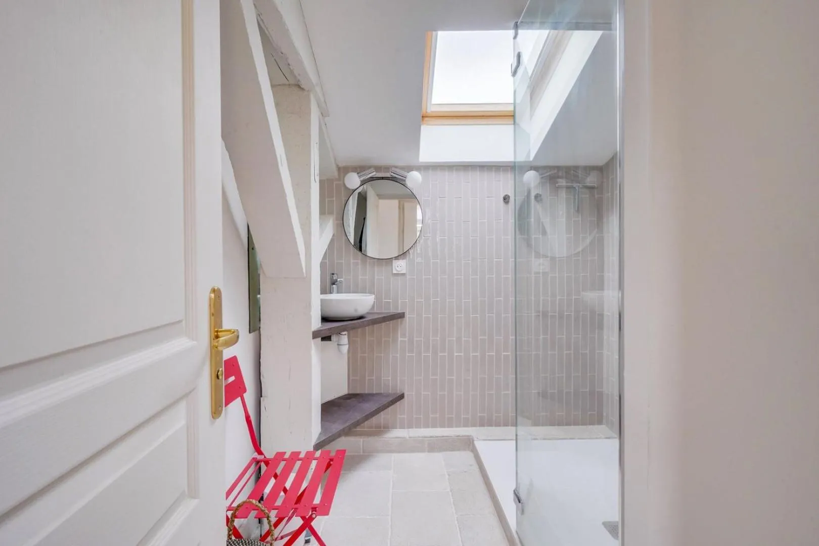 Shower in Bel appartement Bordeaux centre Pey Berland