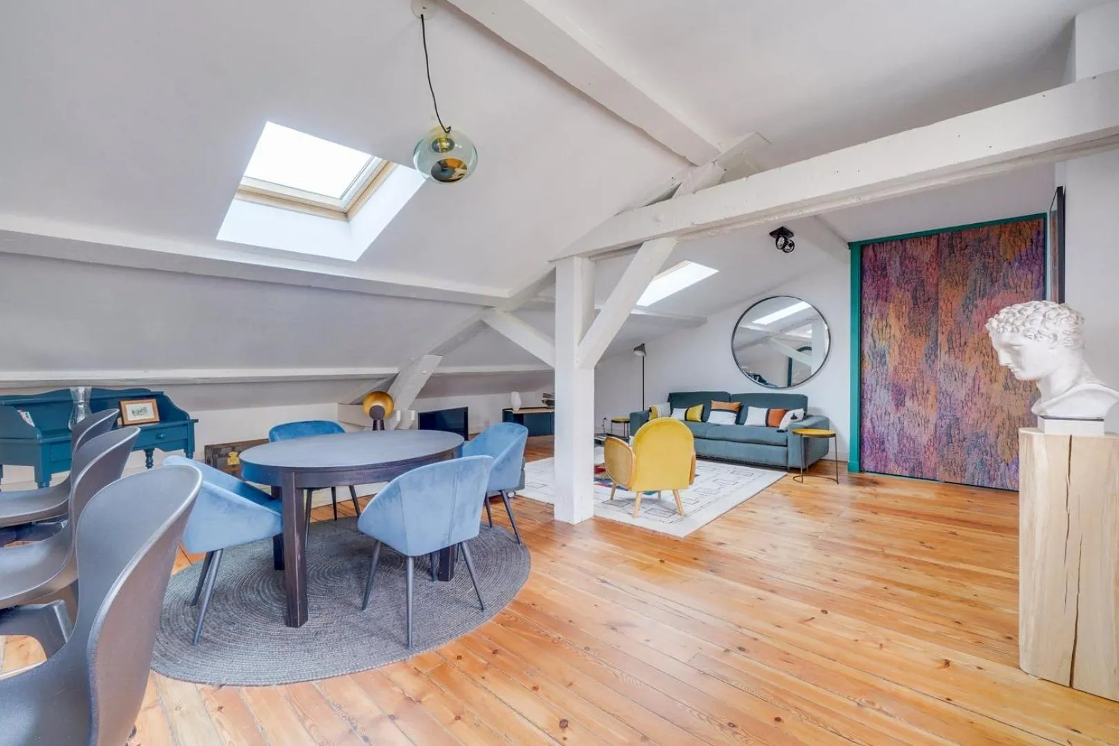 Living room in Bel appartement Bordeaux centre Pey Berland