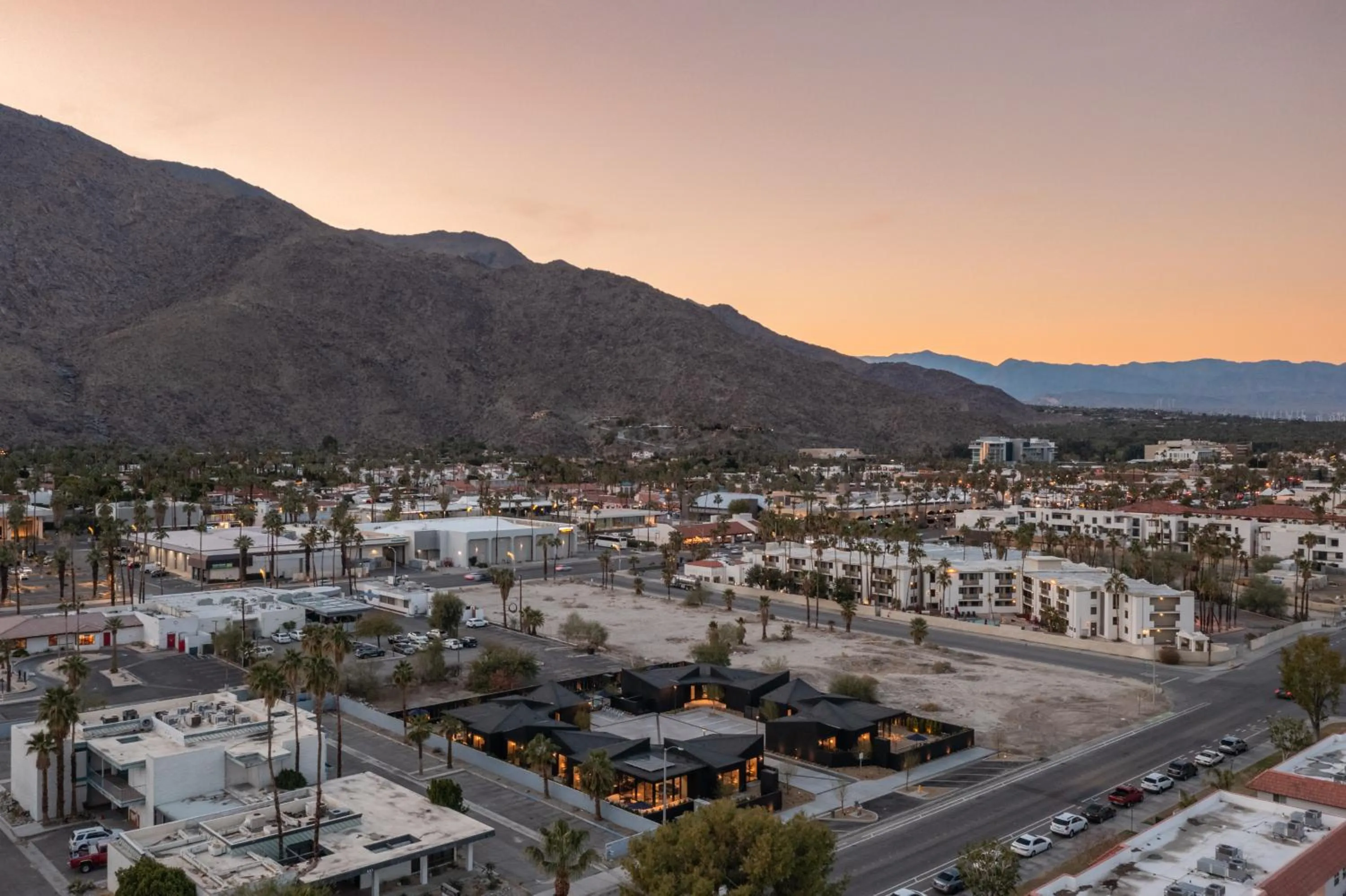City view in Blackhaus Suites by AvantStay Modern Comfort in Downtown Palm Springs