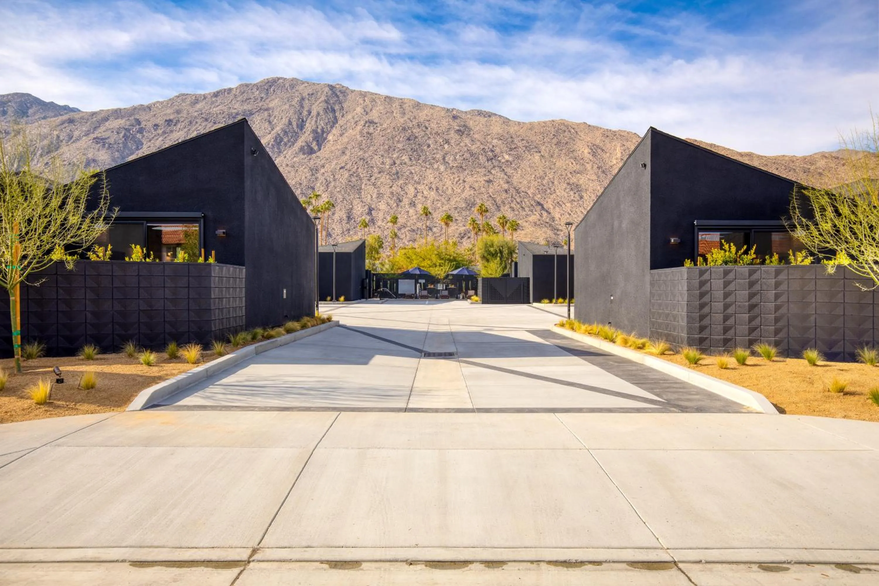 Blackhaus Suites by AvantStay Modern Comfort in Downtown Palm Springs