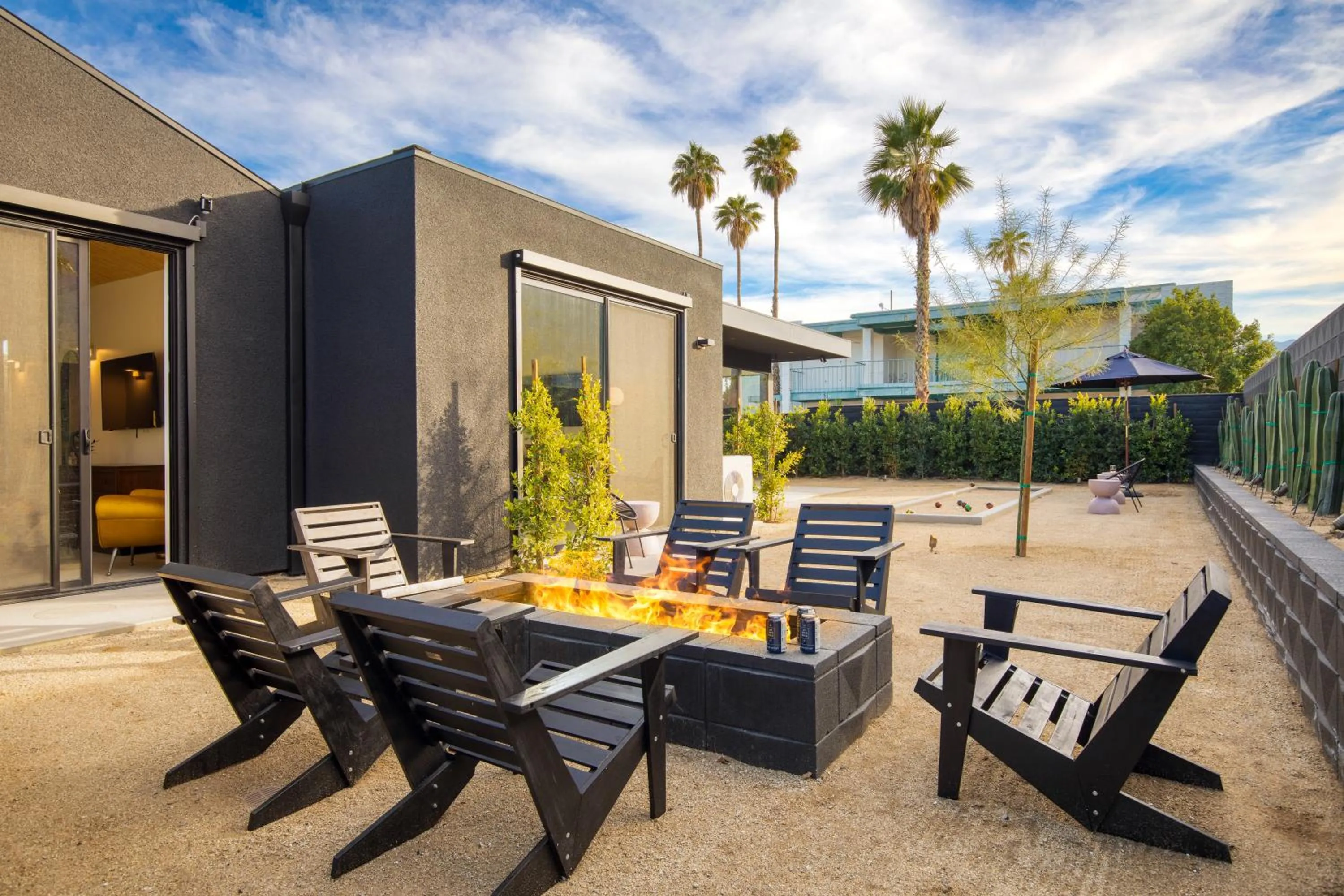 Blackhaus Suites by AvantStay Modern Comfort in Downtown Palm Springs