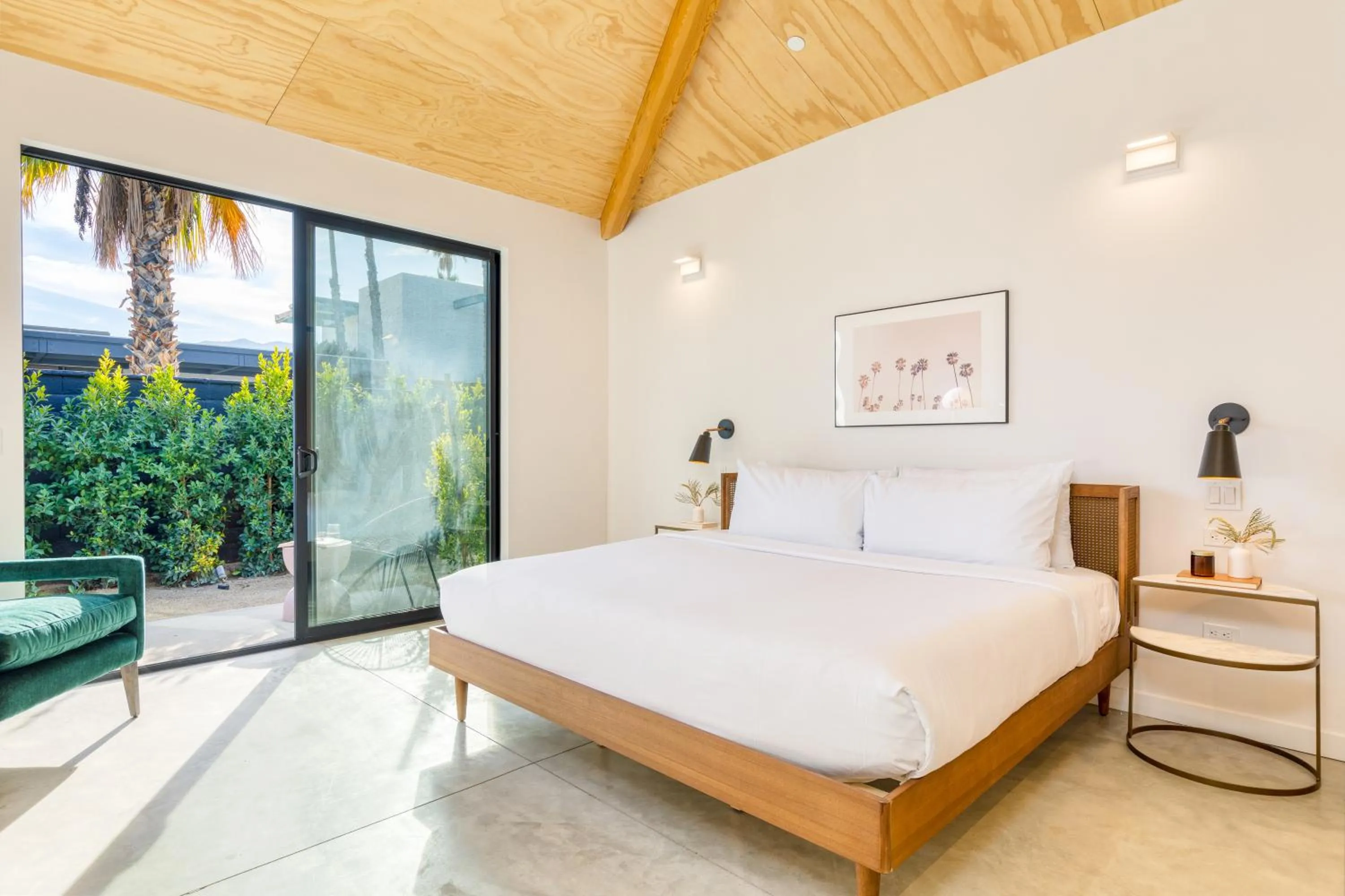 Bed in Blackhaus Suites by AvantStay Modern Comfort in Downtown Palm Springs