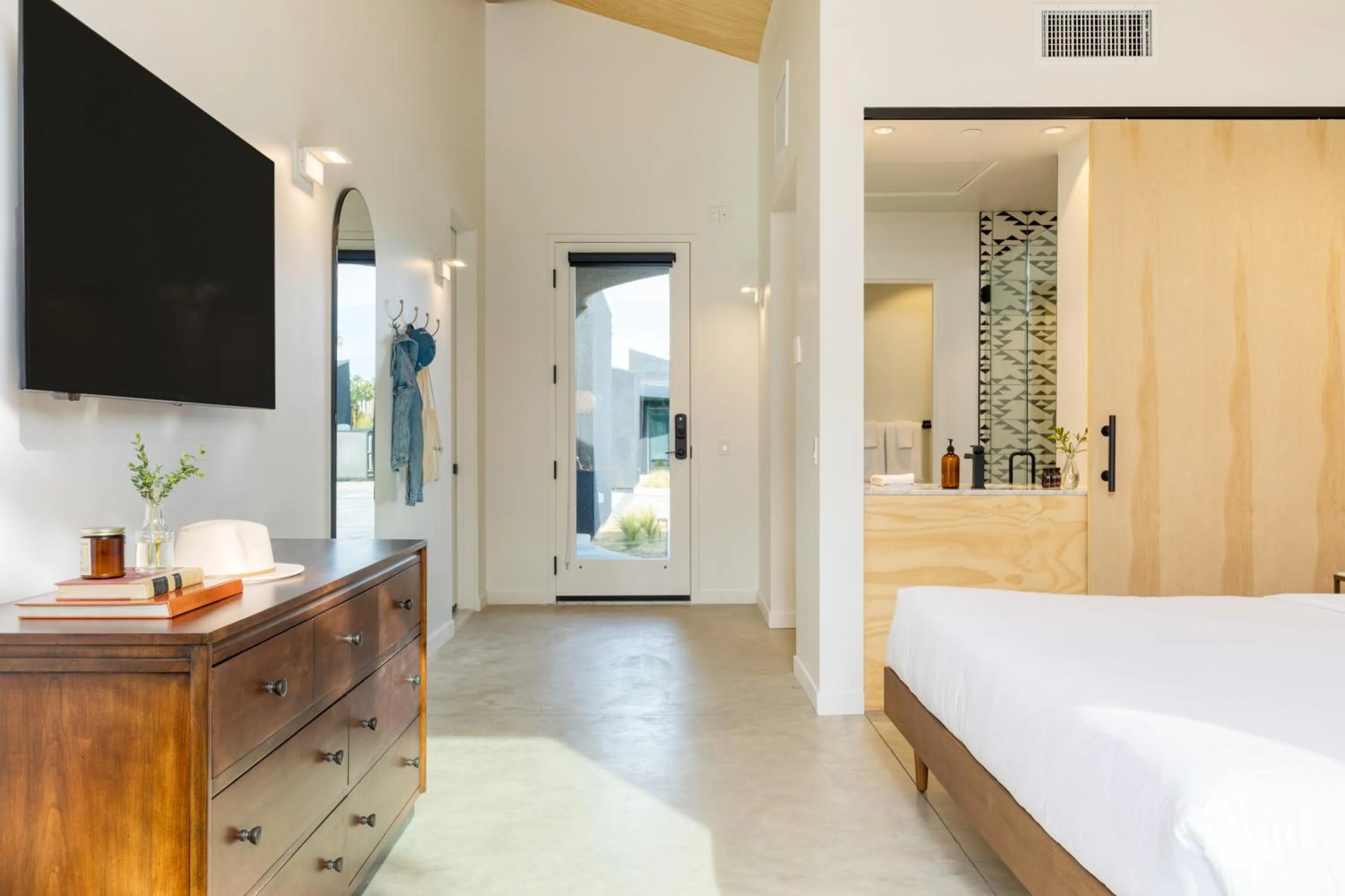 Bed in Blackhaus Suites by AvantStay Modern Comfort in Downtown Palm Springs