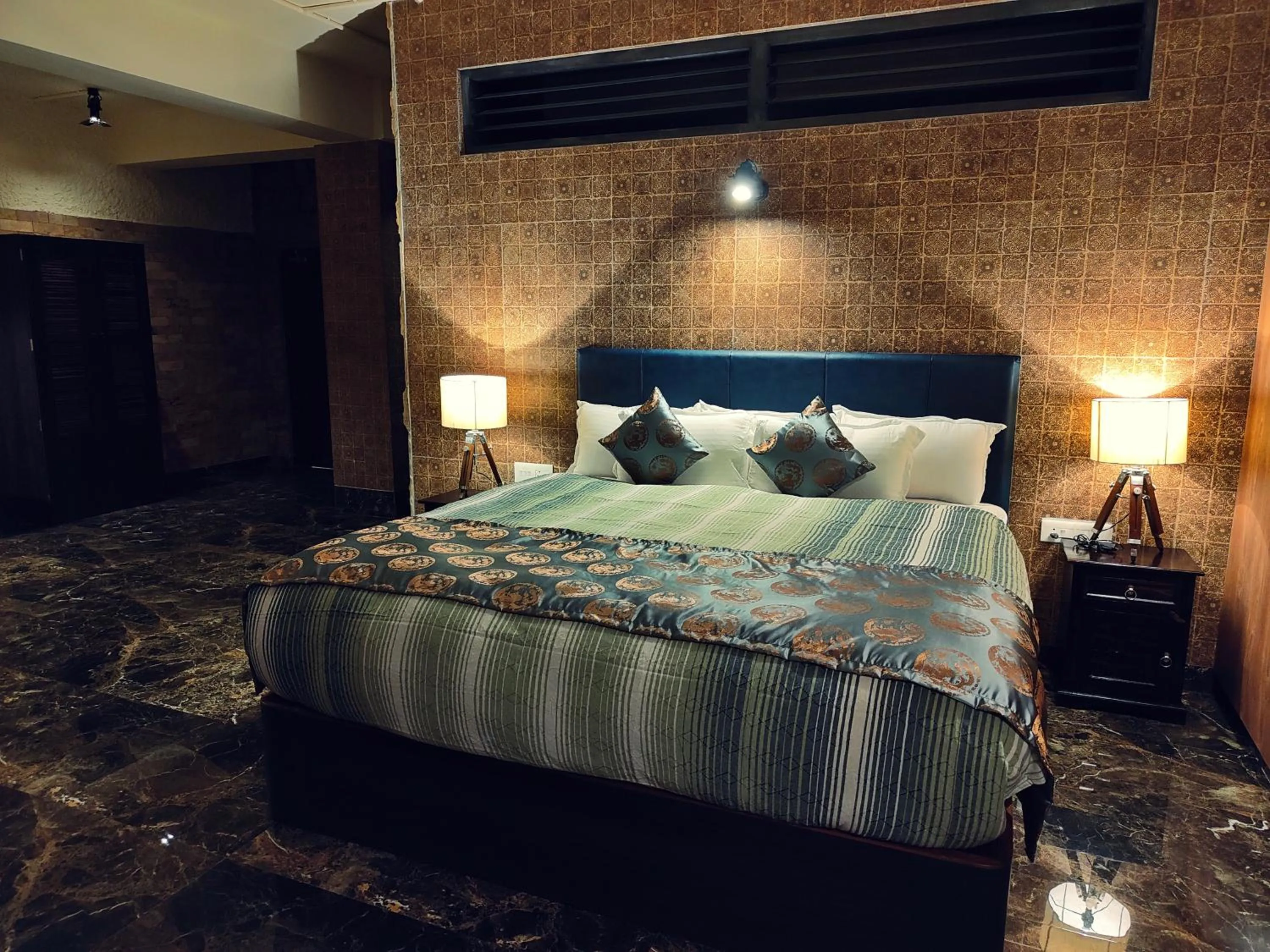 Bed in Hotel Acropolis