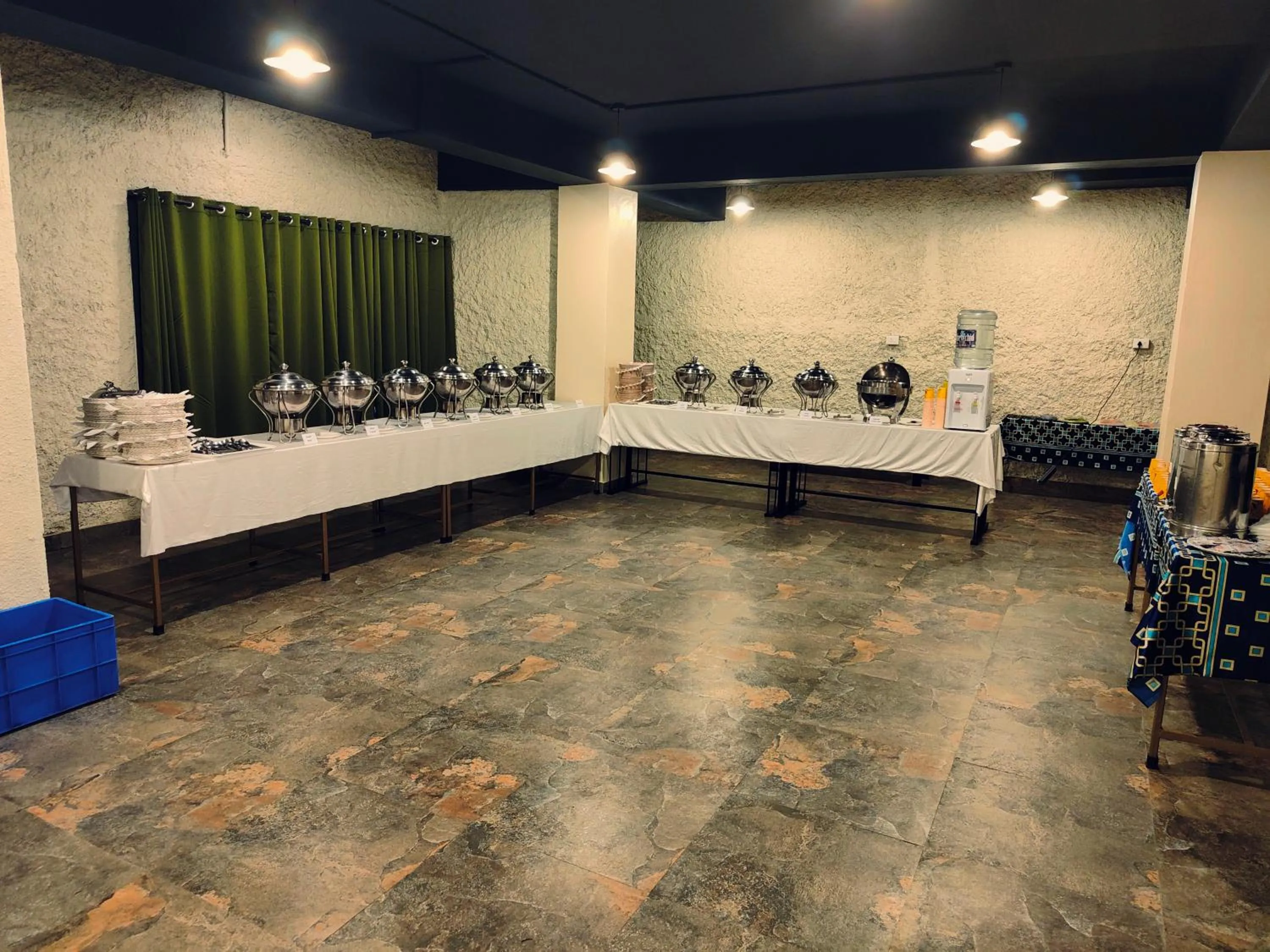 Food and drinks in Hotel Acropolis