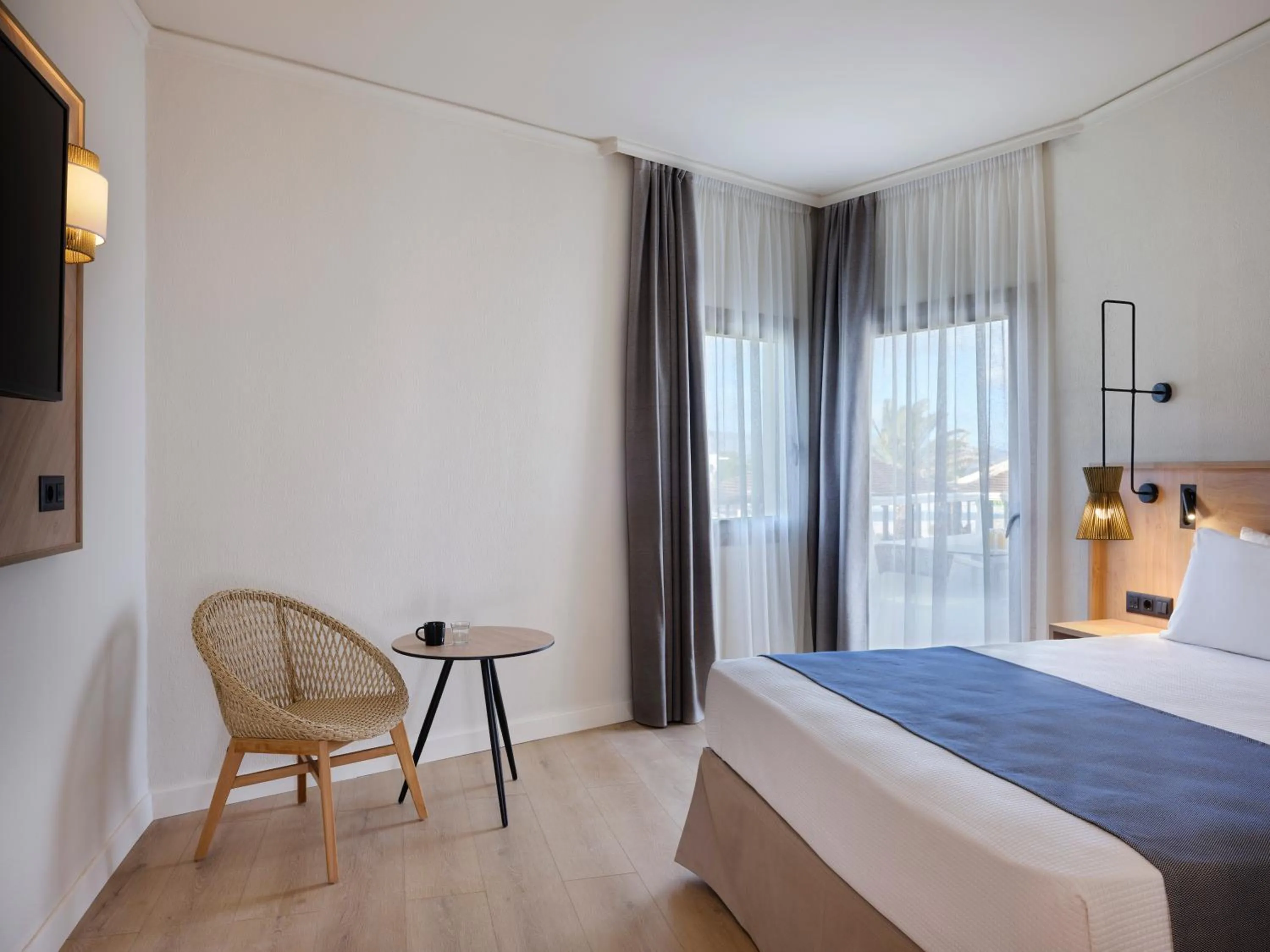 Bedroom, Bed in Atlantica Ocean Beach Resort