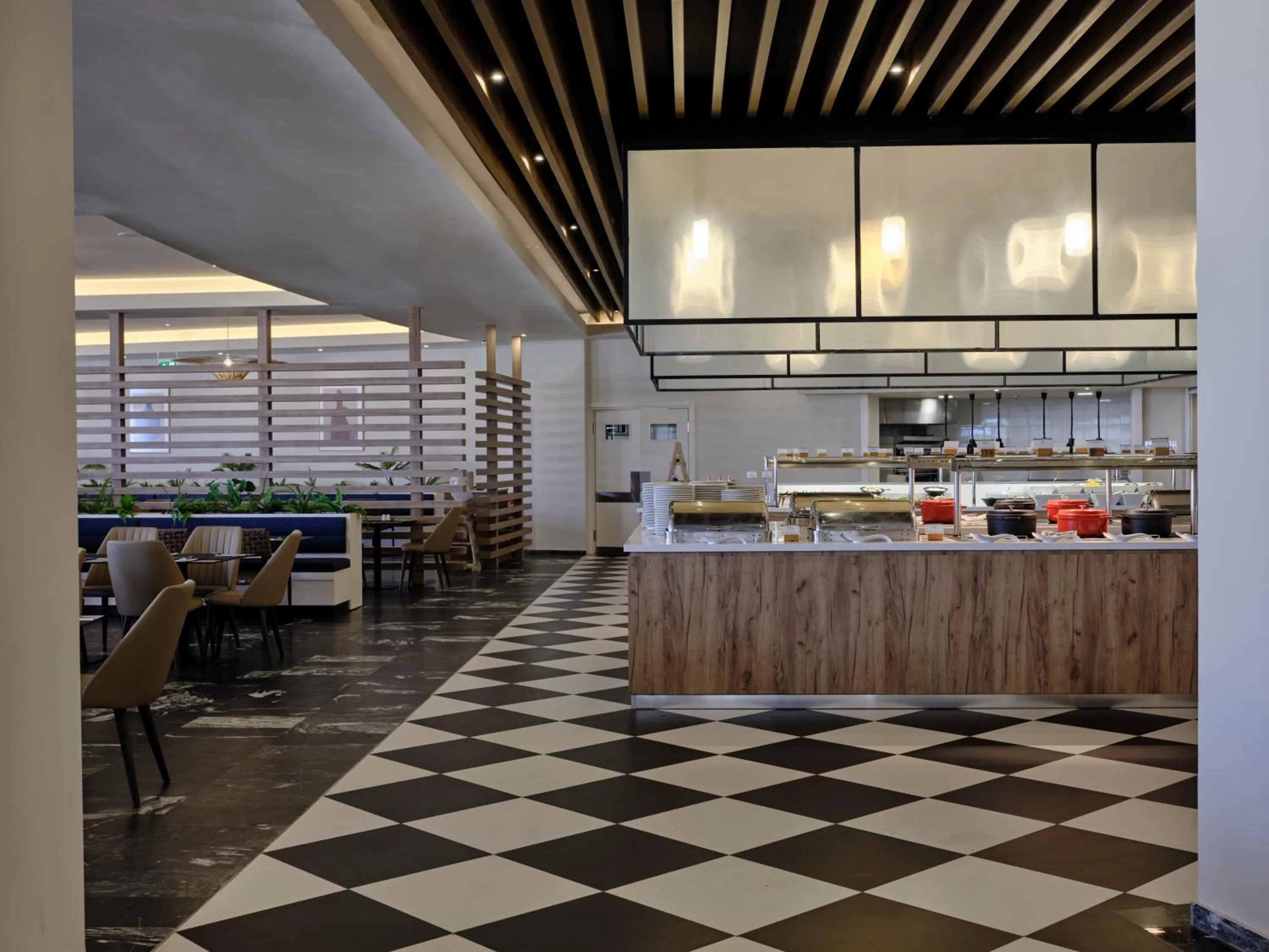 Restaurant/places to eat in Atlantica Ocean Beach Resort