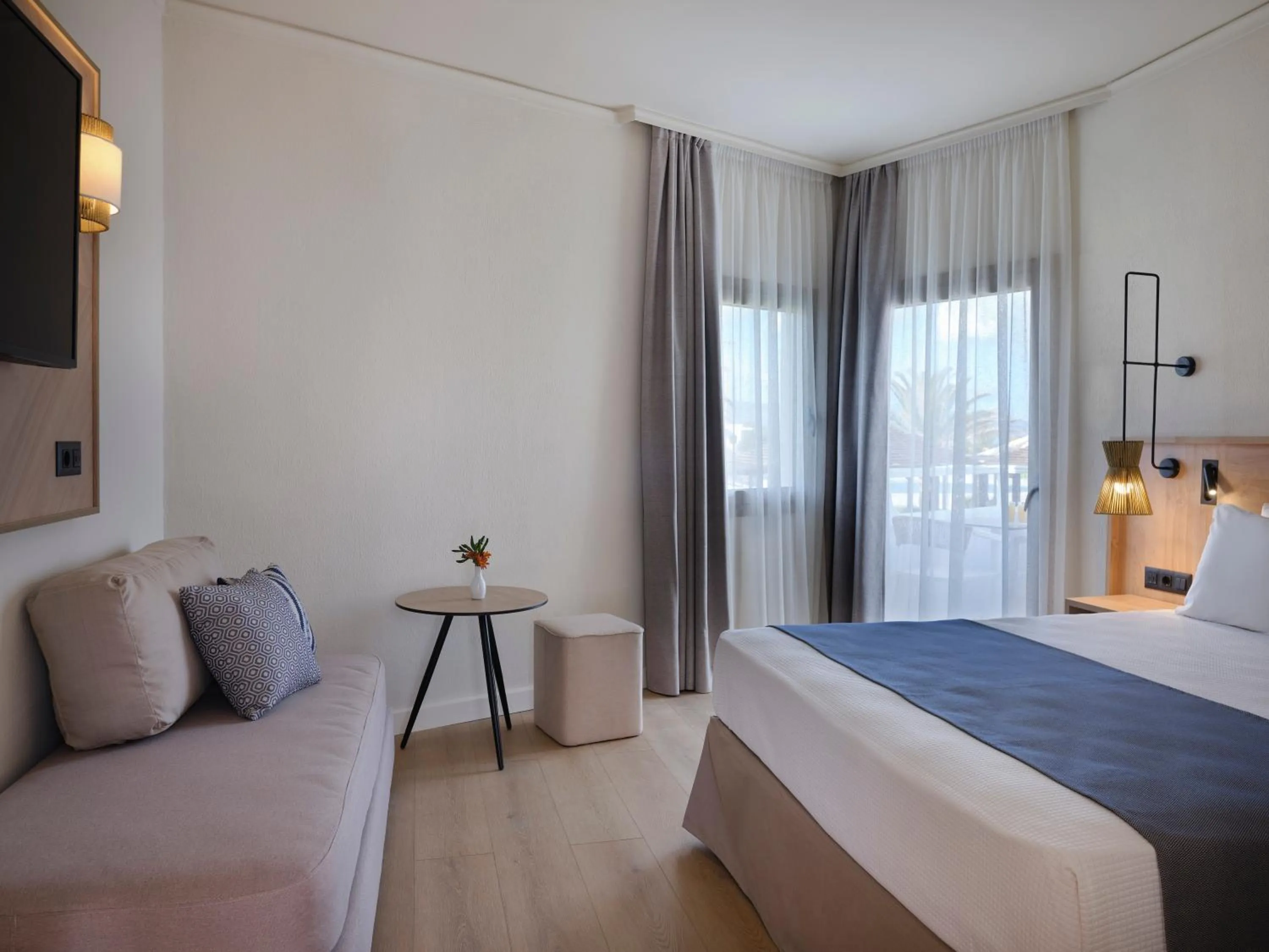 Photo of the whole room, Bed in Atlantica Ocean Beach Resort