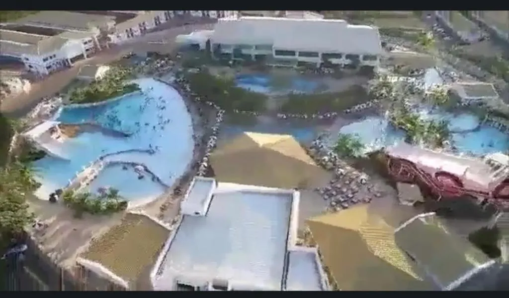 LACQUA DIROMA RESORT TOP