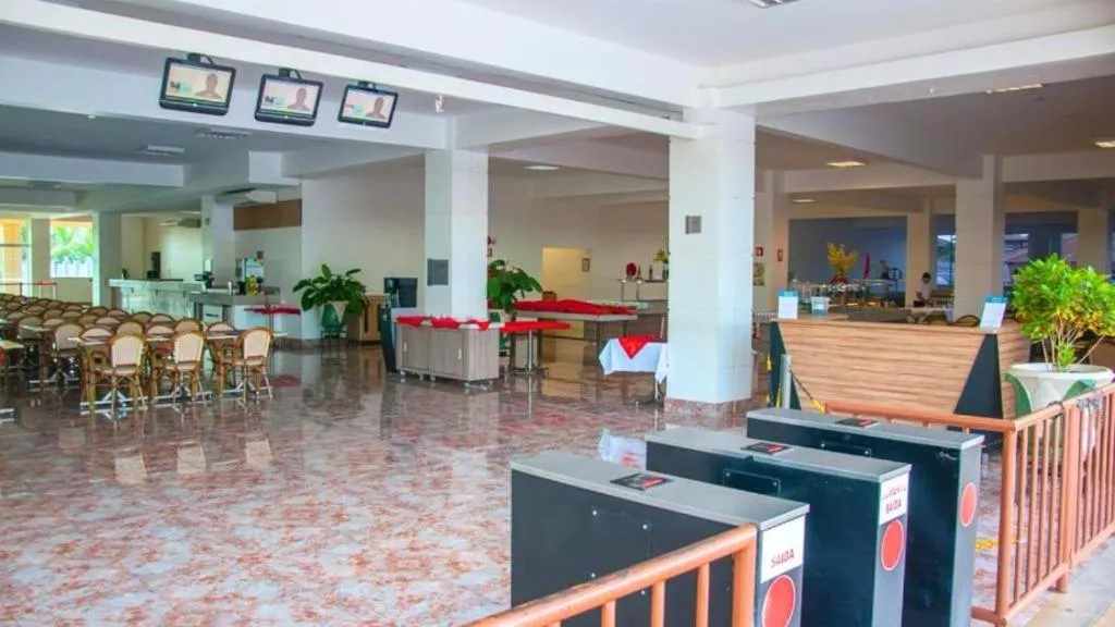 LACQUA DIROMA RESORT TOP