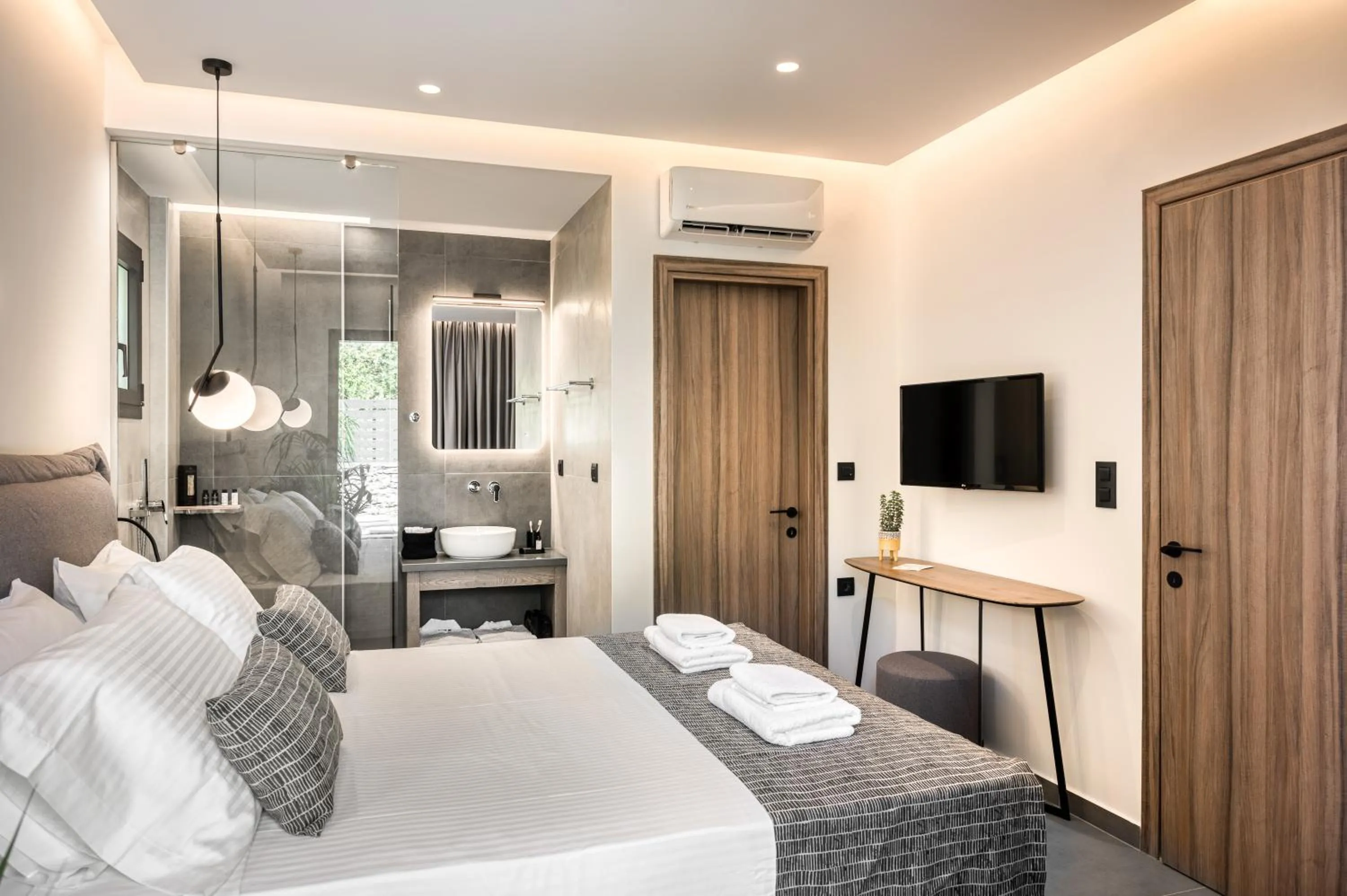 Bedroom, Bed in Sezian Boutique Homes and Villas