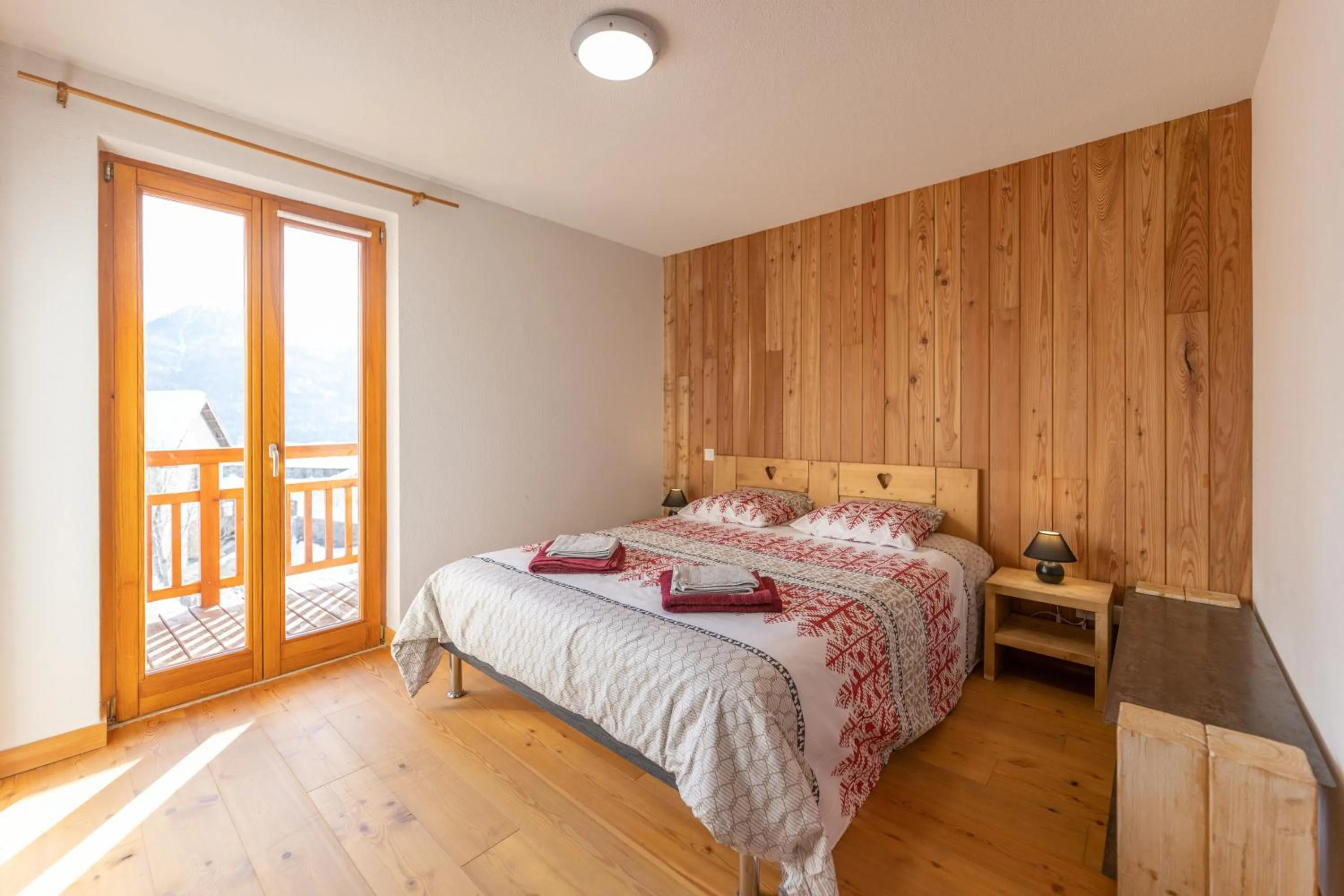 Photo of the whole room, Bed in Auberge La maison de Catherine