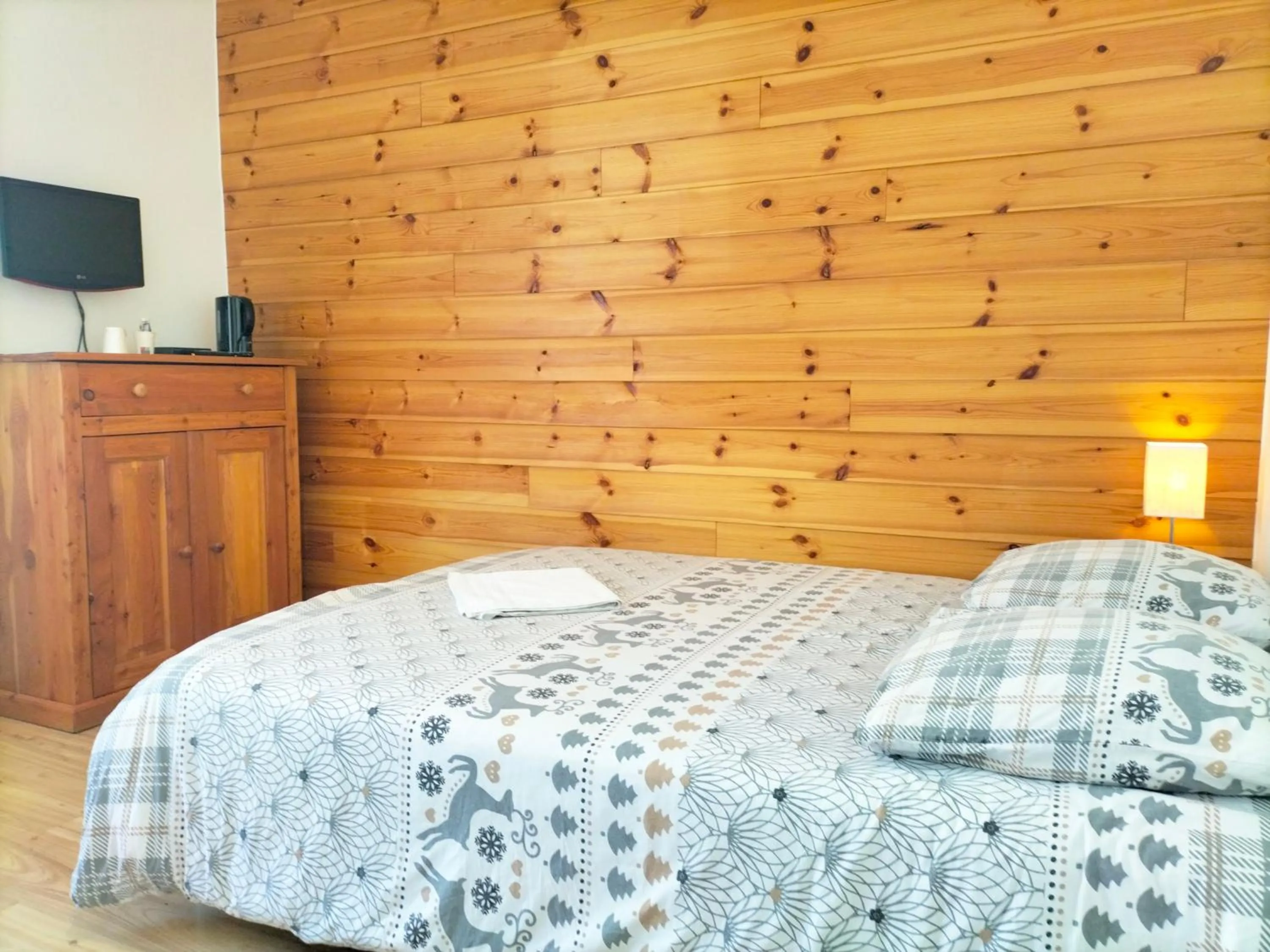 Bedroom, Bed in Auberge La maison de Catherine