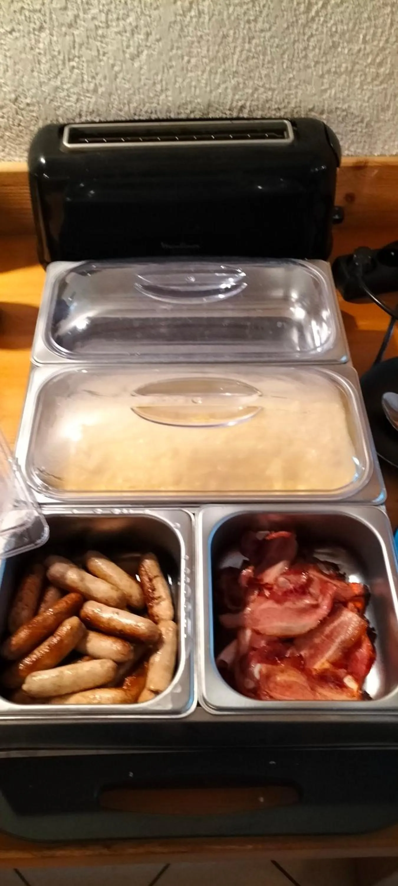 Buffet breakfast in Auberge La maison de Catherine