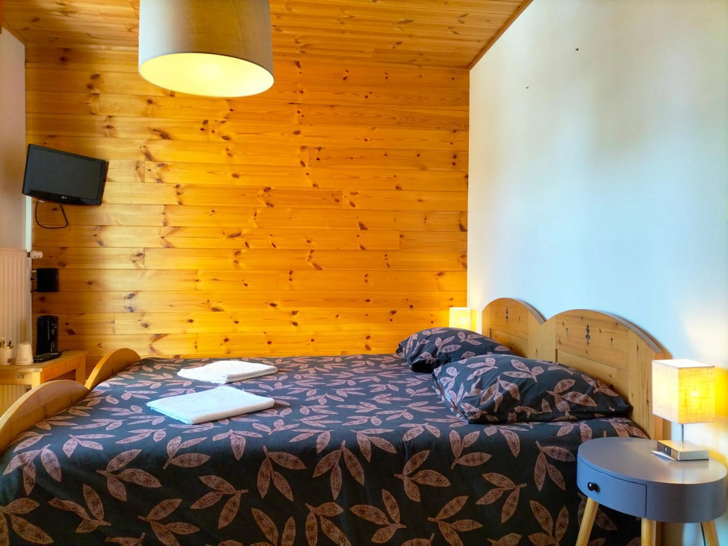 Bedroom, Bed in Auberge La maison de Catherine