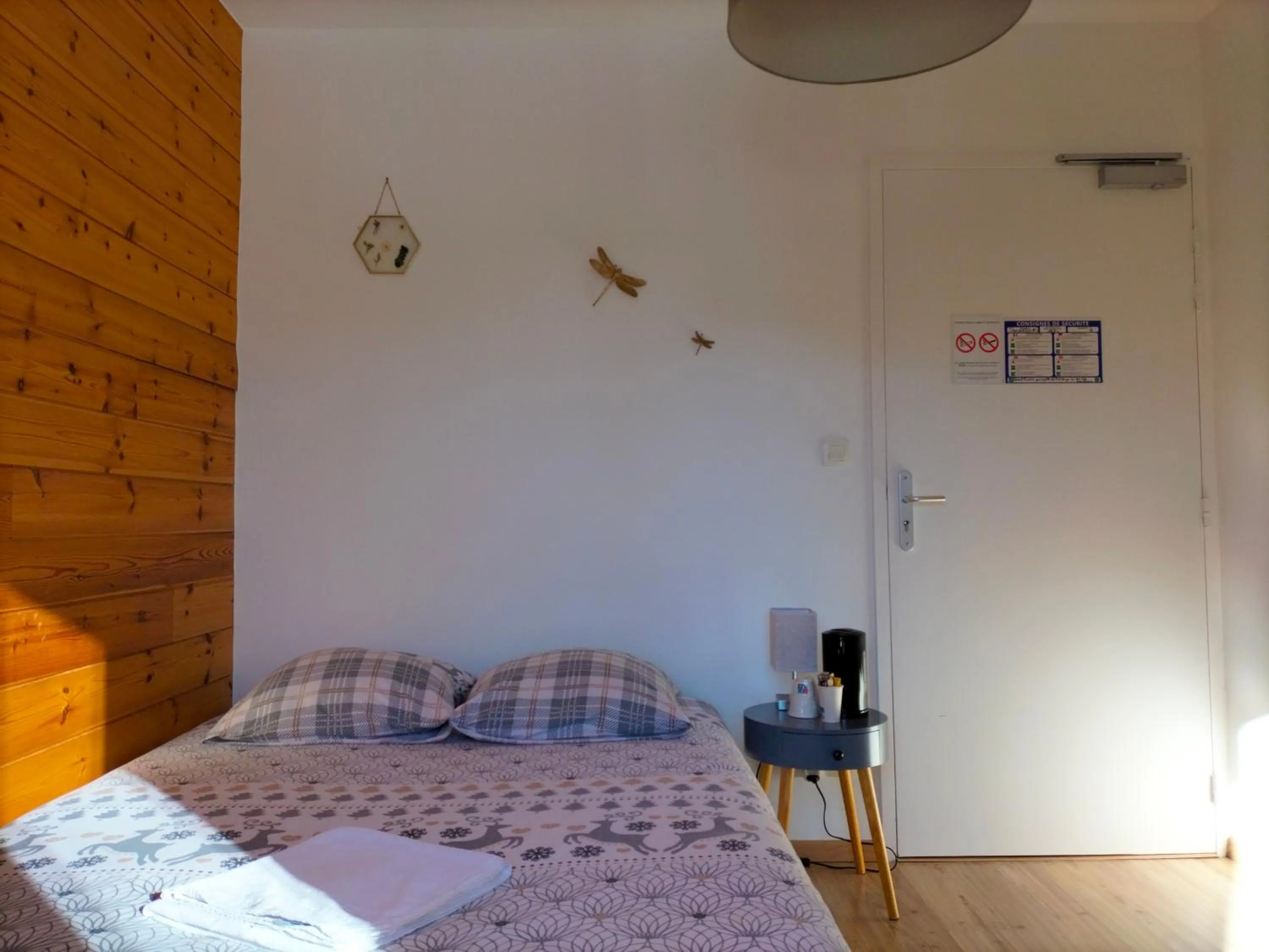 Bedroom, Bed in Auberge La maison de Catherine