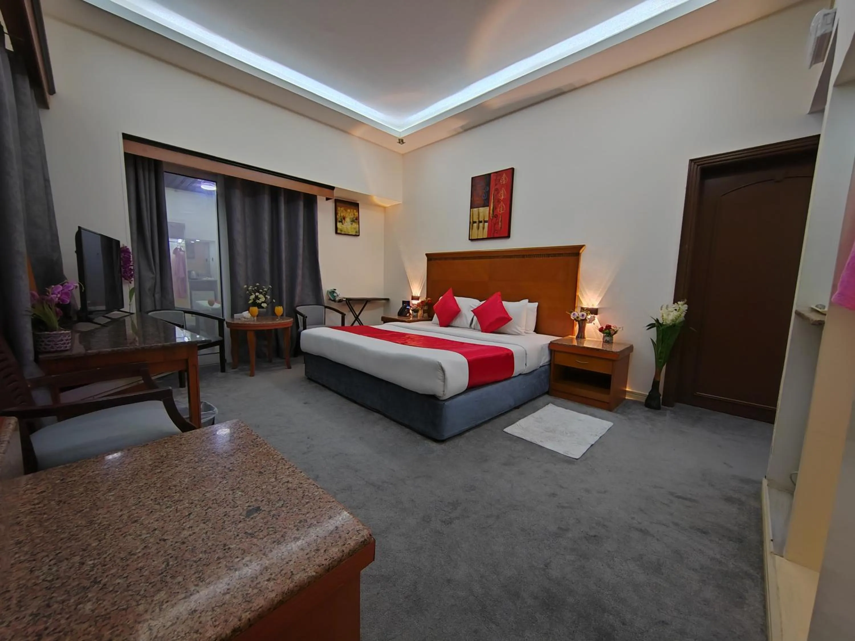 Communal lounge/ TV room, Bed in Le Paradise Palace Hotel Deira Dubai Al Rigga