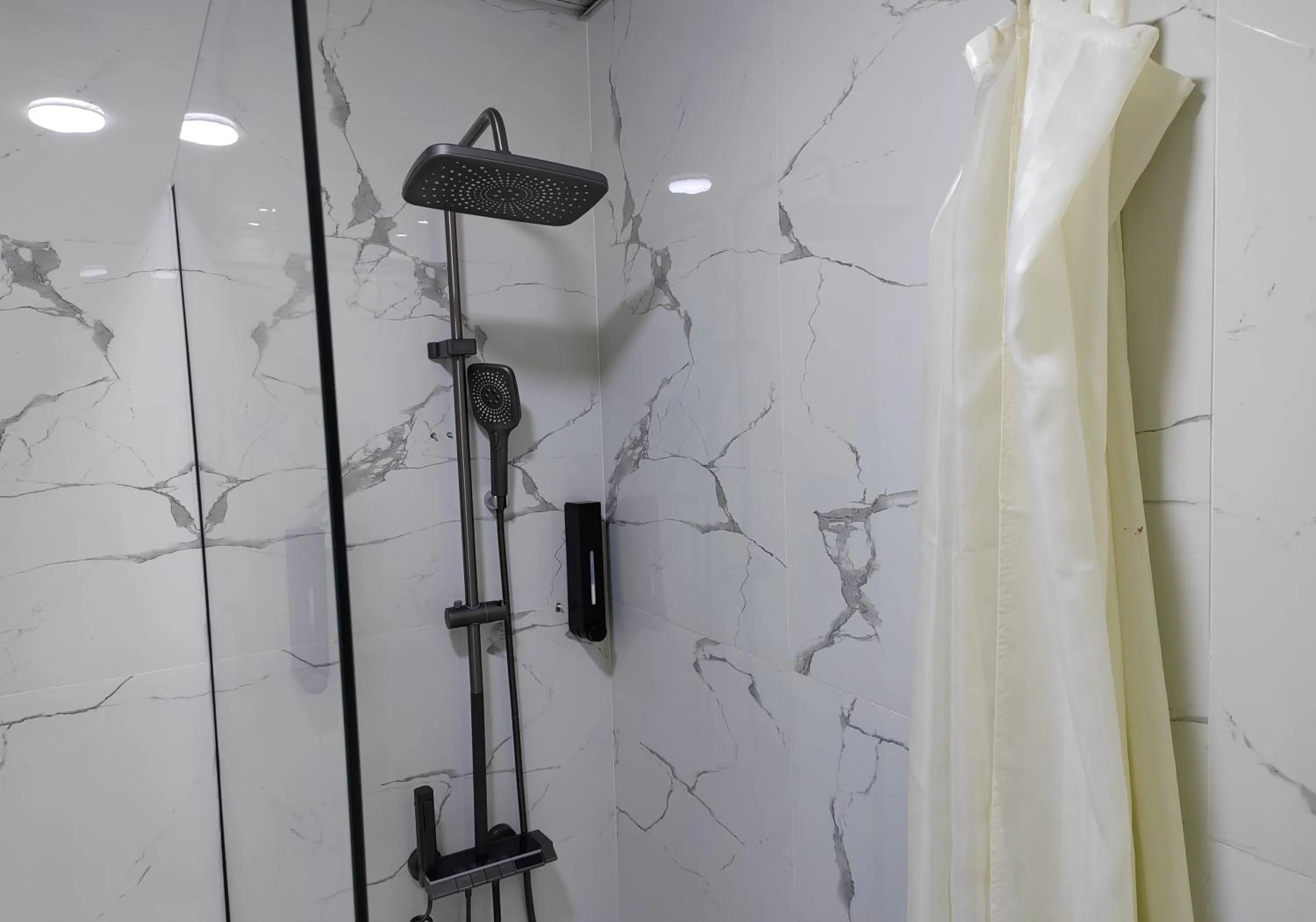 Bathroom in Le Paradise Palace Hotel Deira Dubai Al Rigga