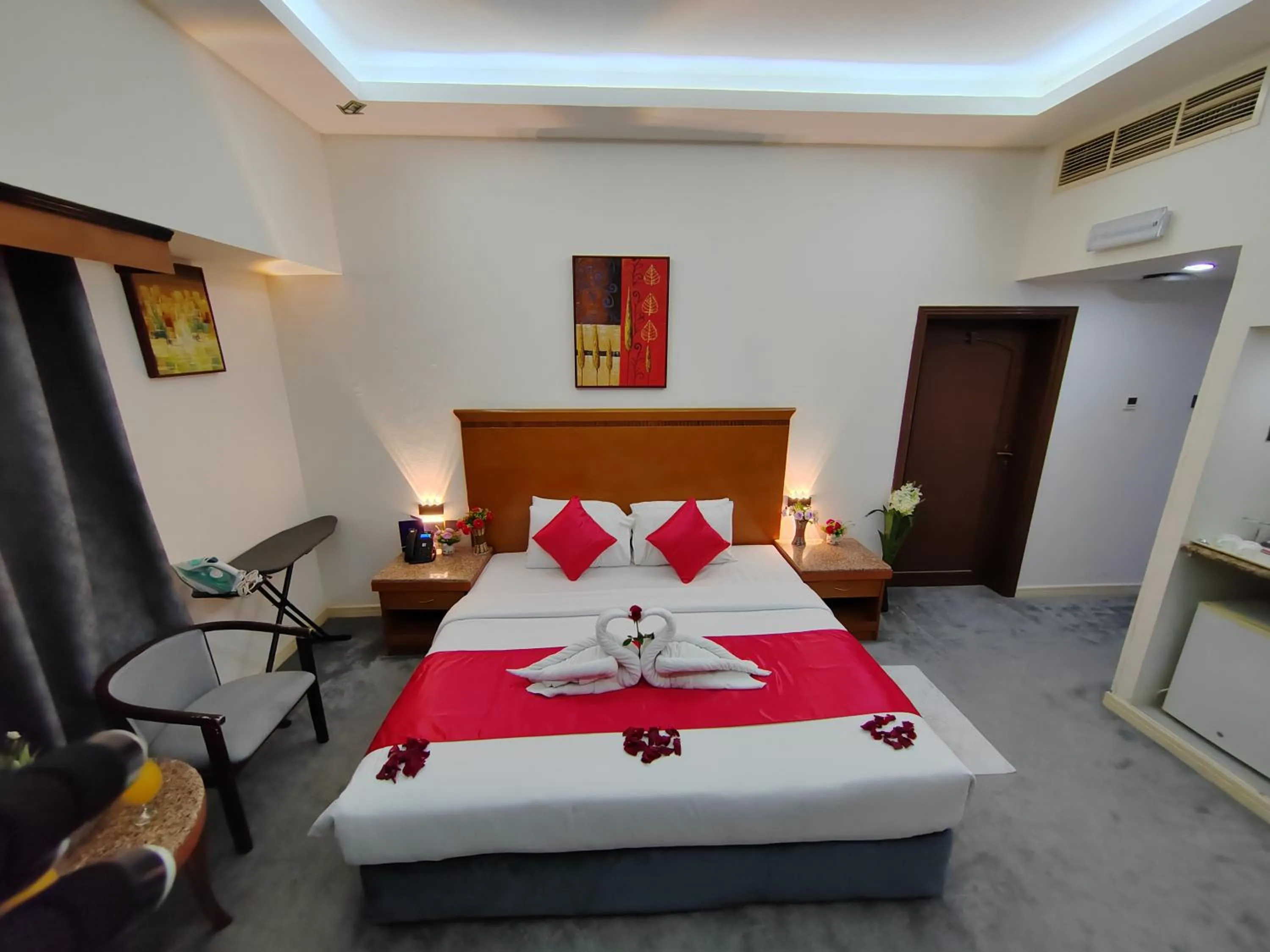 Bed in Le Paradise Palace Hotel Deira Dubai Al Rigga