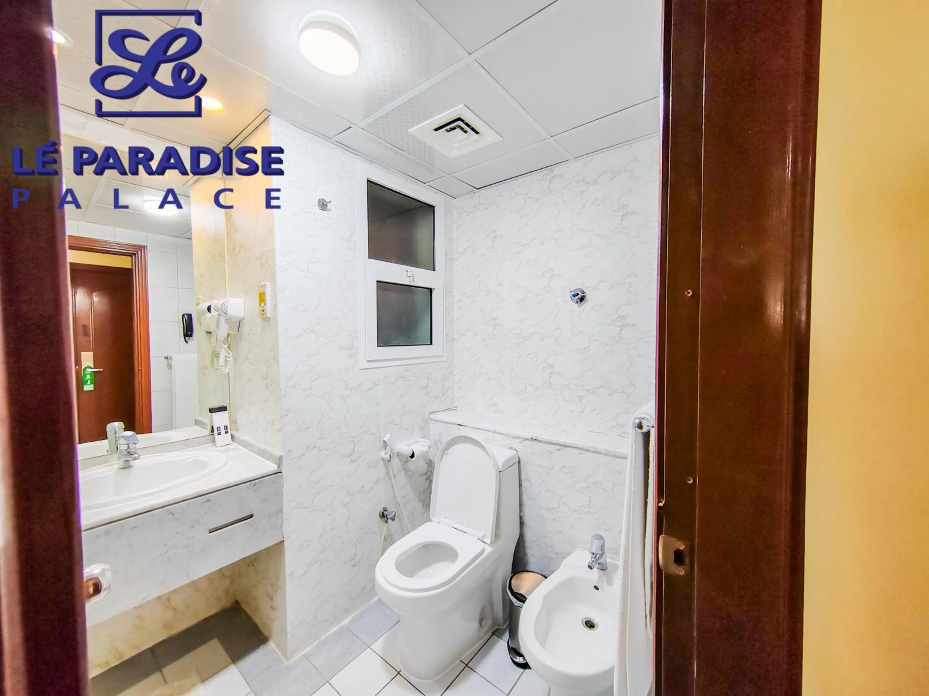 Bathroom in Le Paradise Palace Hotel Deira Dubai Al Rigga