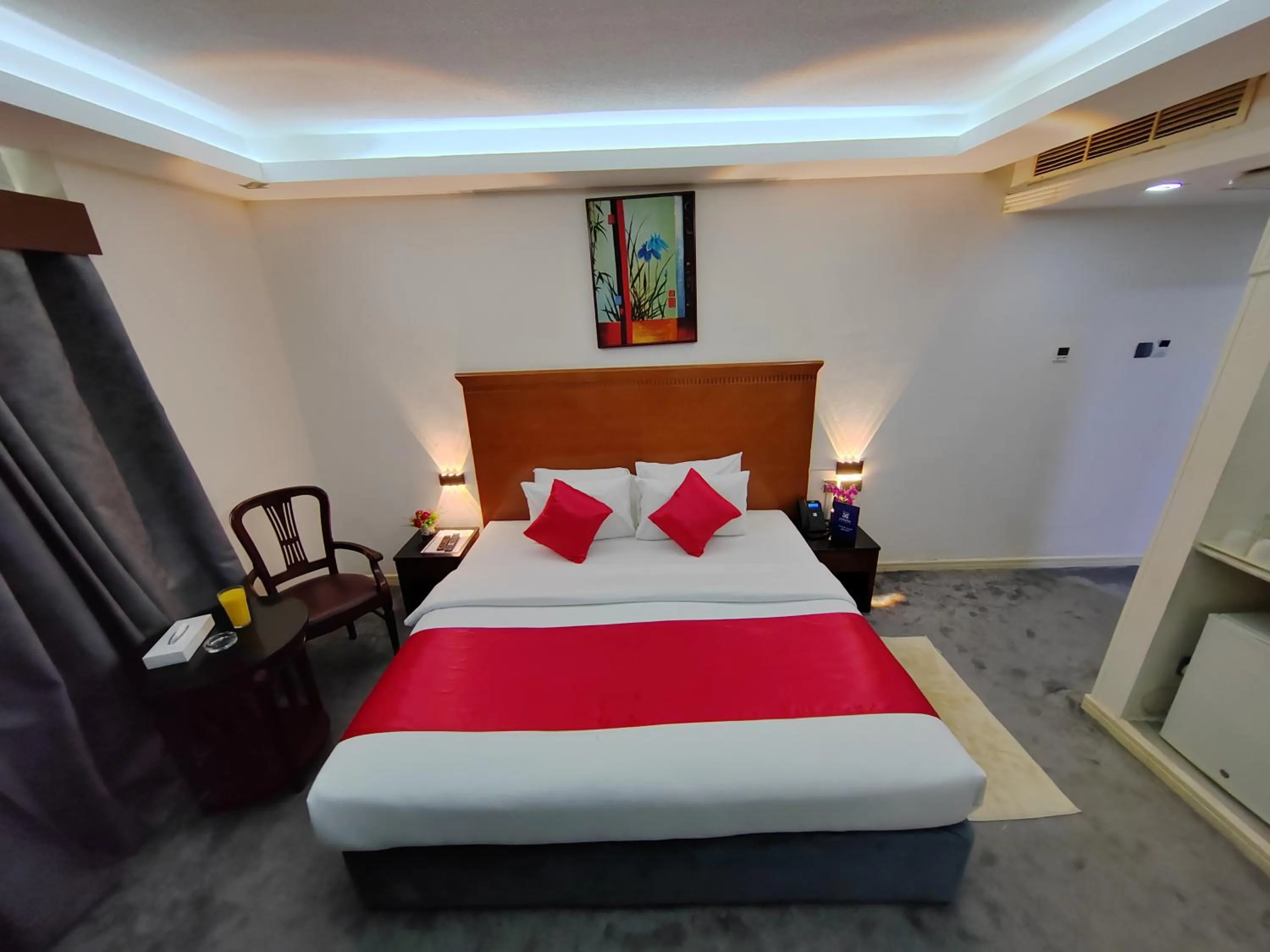 Bed in Le Paradise Palace Hotel Deira Dubai Al Rigga