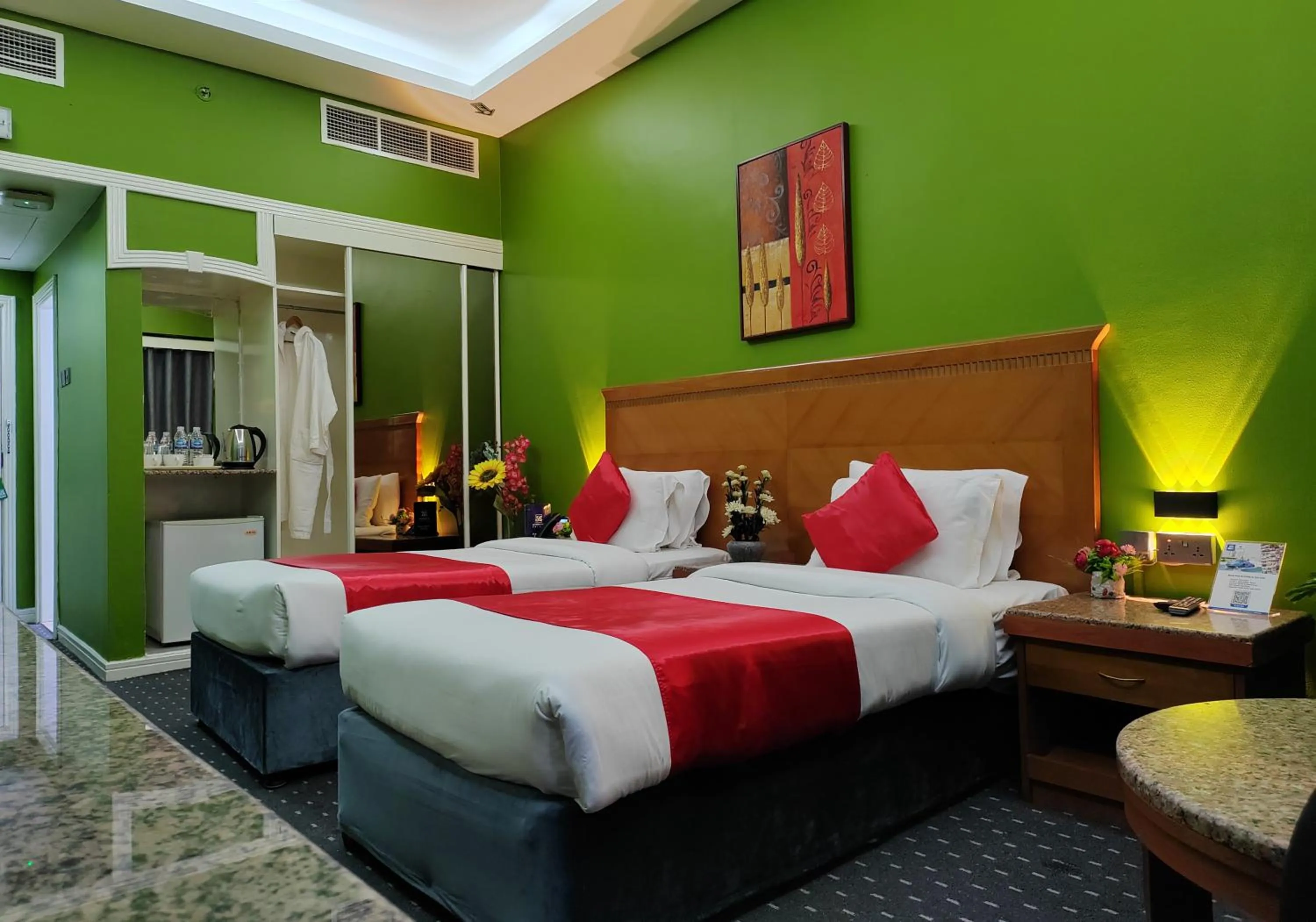 Living room, Bed in Le Paradise Palace Hotel Deira Dubai Al Rigga