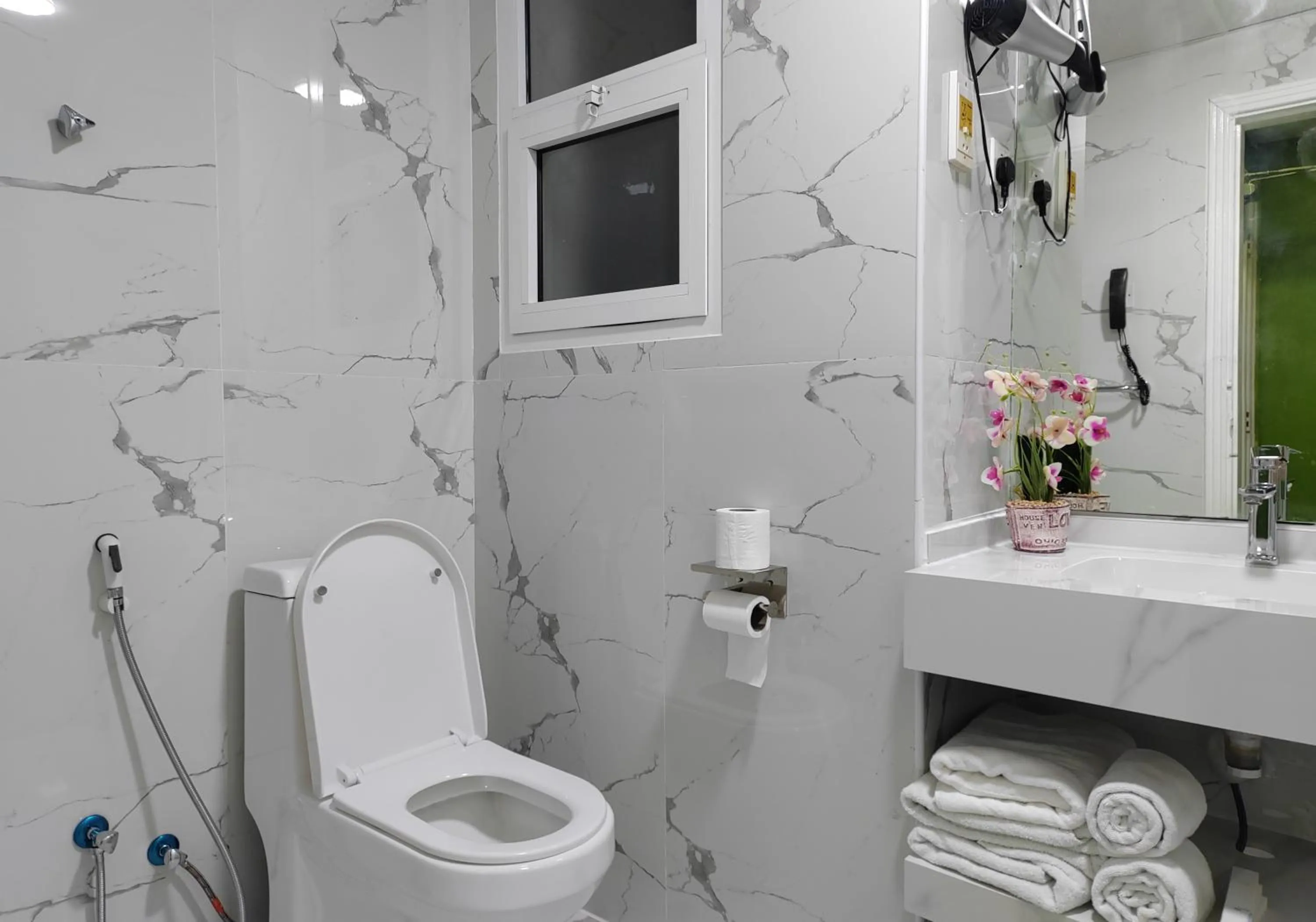 Bathroom in Le Paradise Palace Hotel Deira Dubai Al Rigga