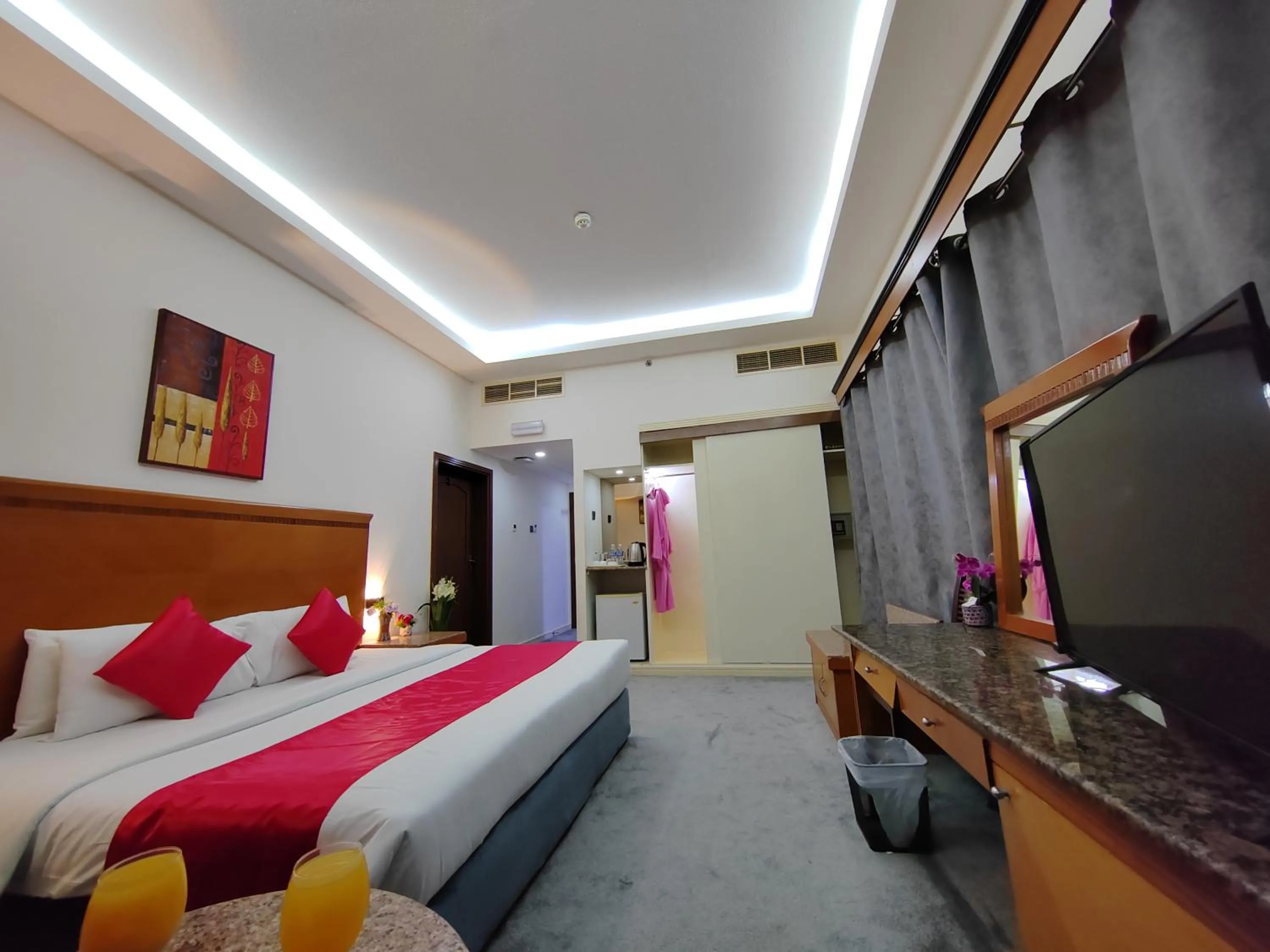 Communal lounge/ TV room, Bed in Le Paradise Palace Hotel Deira Dubai Al Rigga