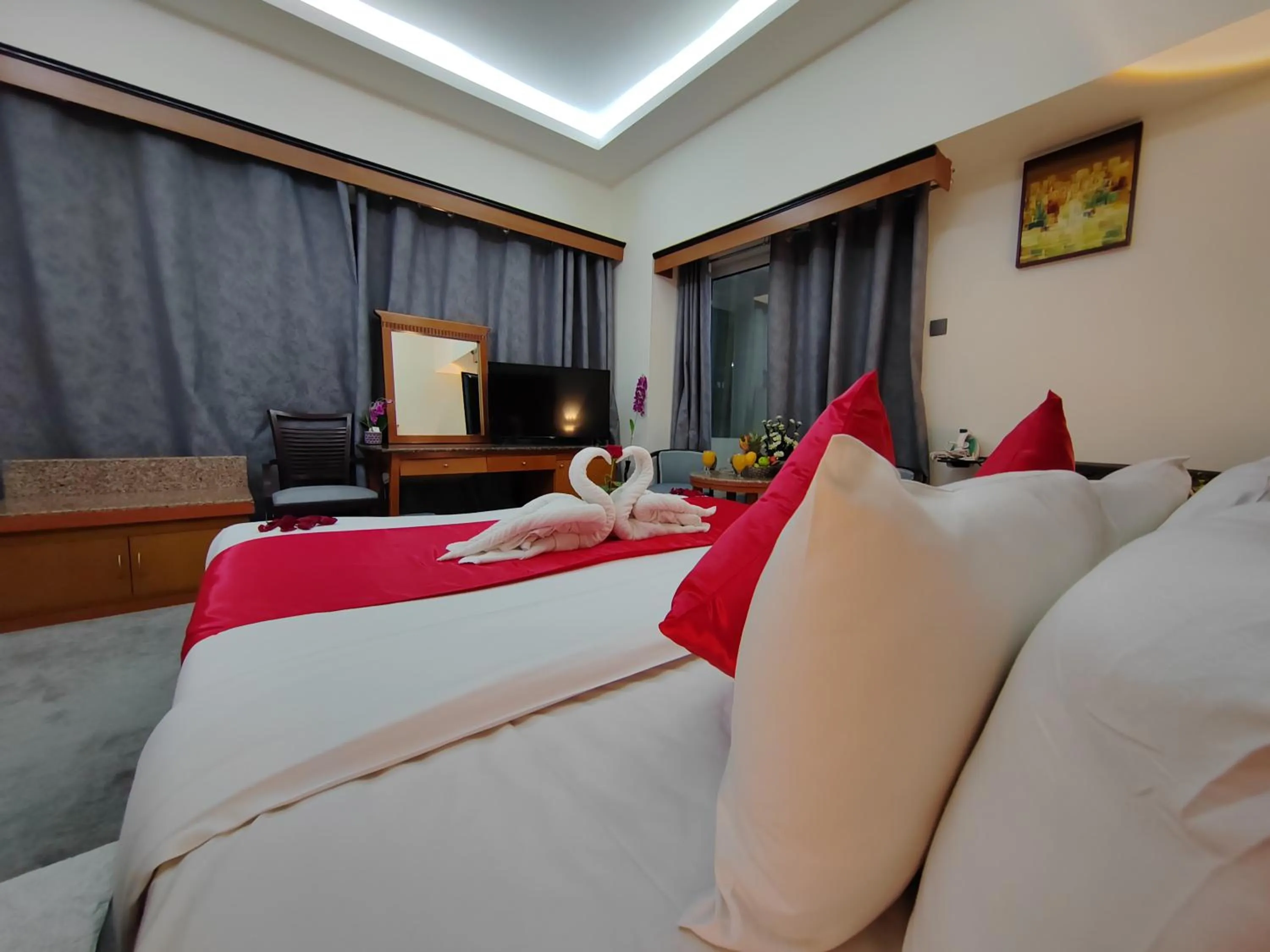 Bed in Le Paradise Palace Hotel Deira Dubai Al Rigga