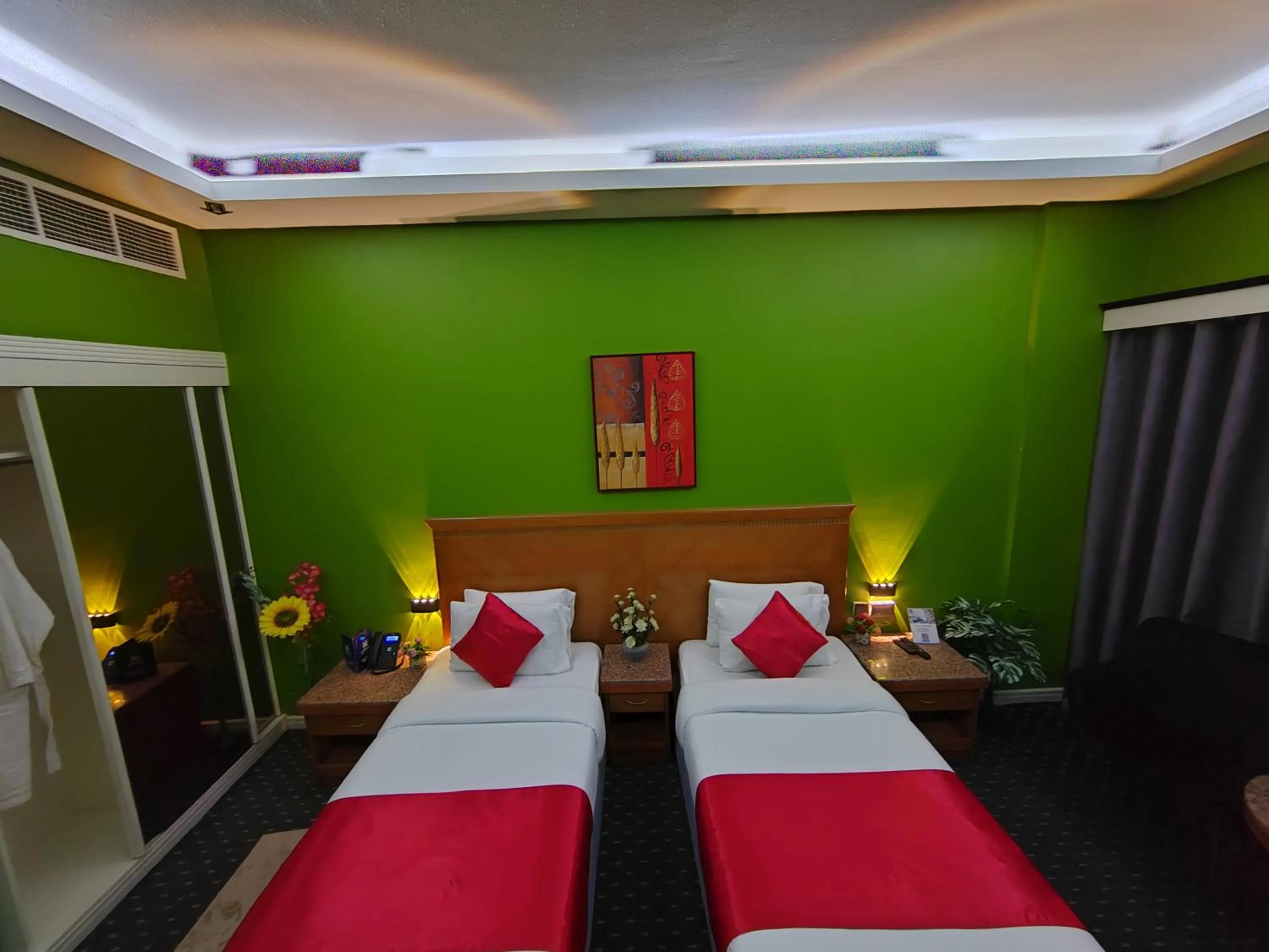 Bed in Le Paradise Palace Hotel Deira Dubai Al Rigga