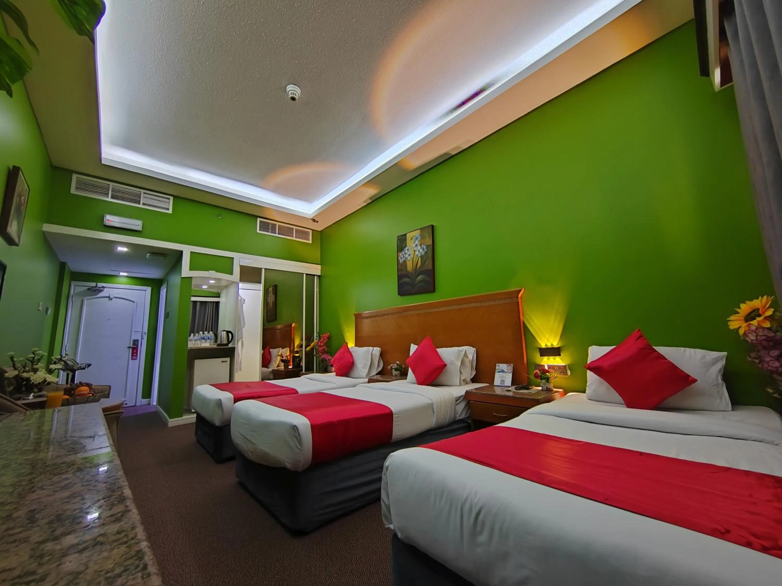 Bedroom, Bed in Le Paradise Palace Hotel Deira Dubai Al Rigga