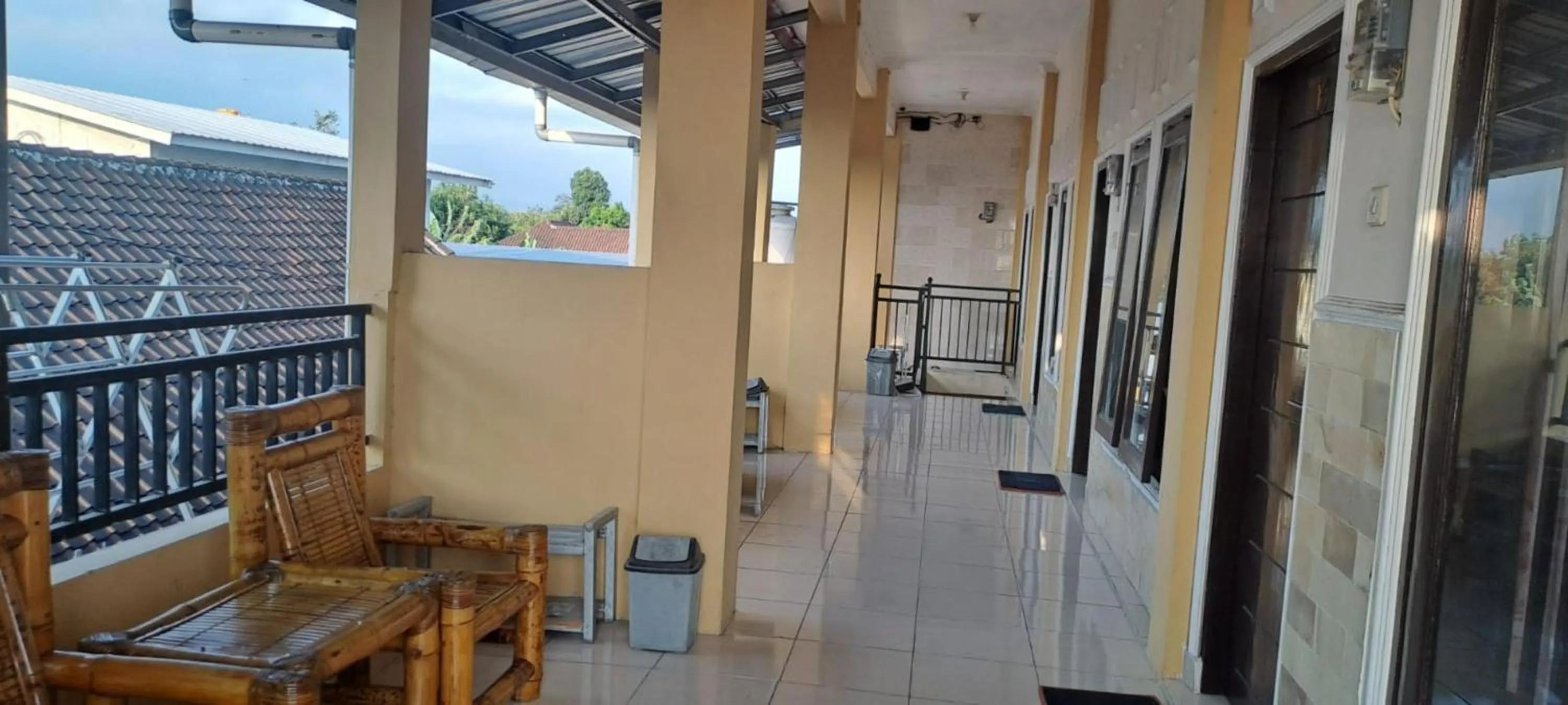 Dining area in Bintang Khanida Syari'ah