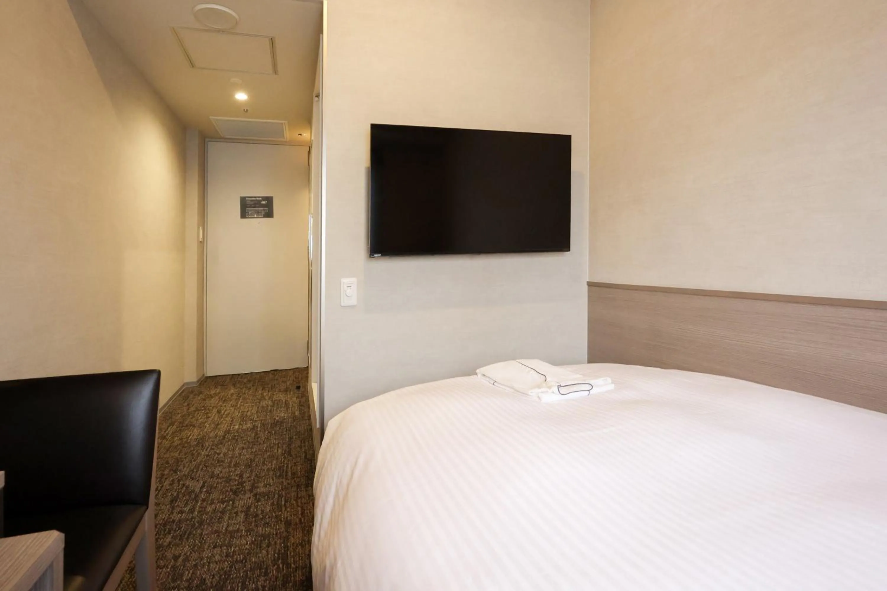 TV and multimedia, Bed in SK HOTEL Kobe Ekimae
