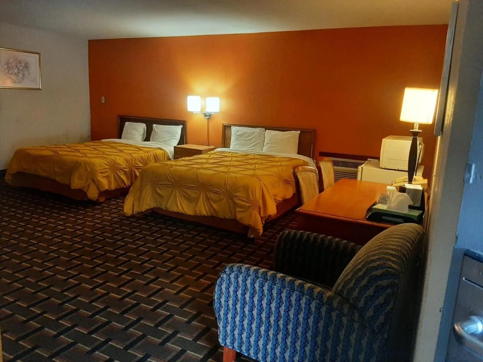 Bed in Happy Stay Inn