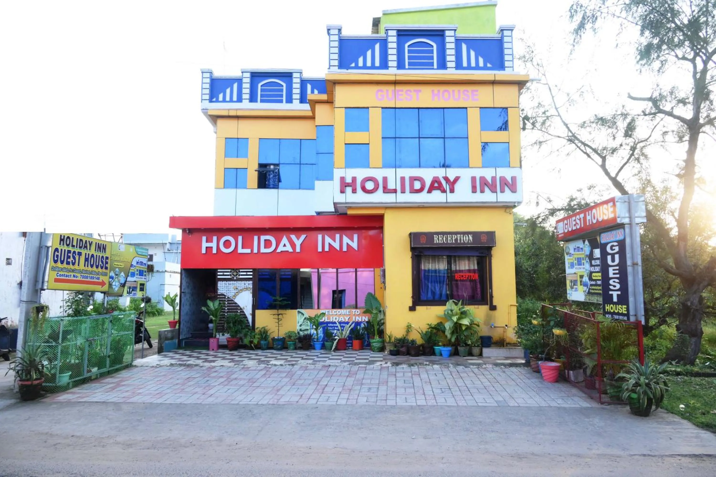 HOLIDAY INN