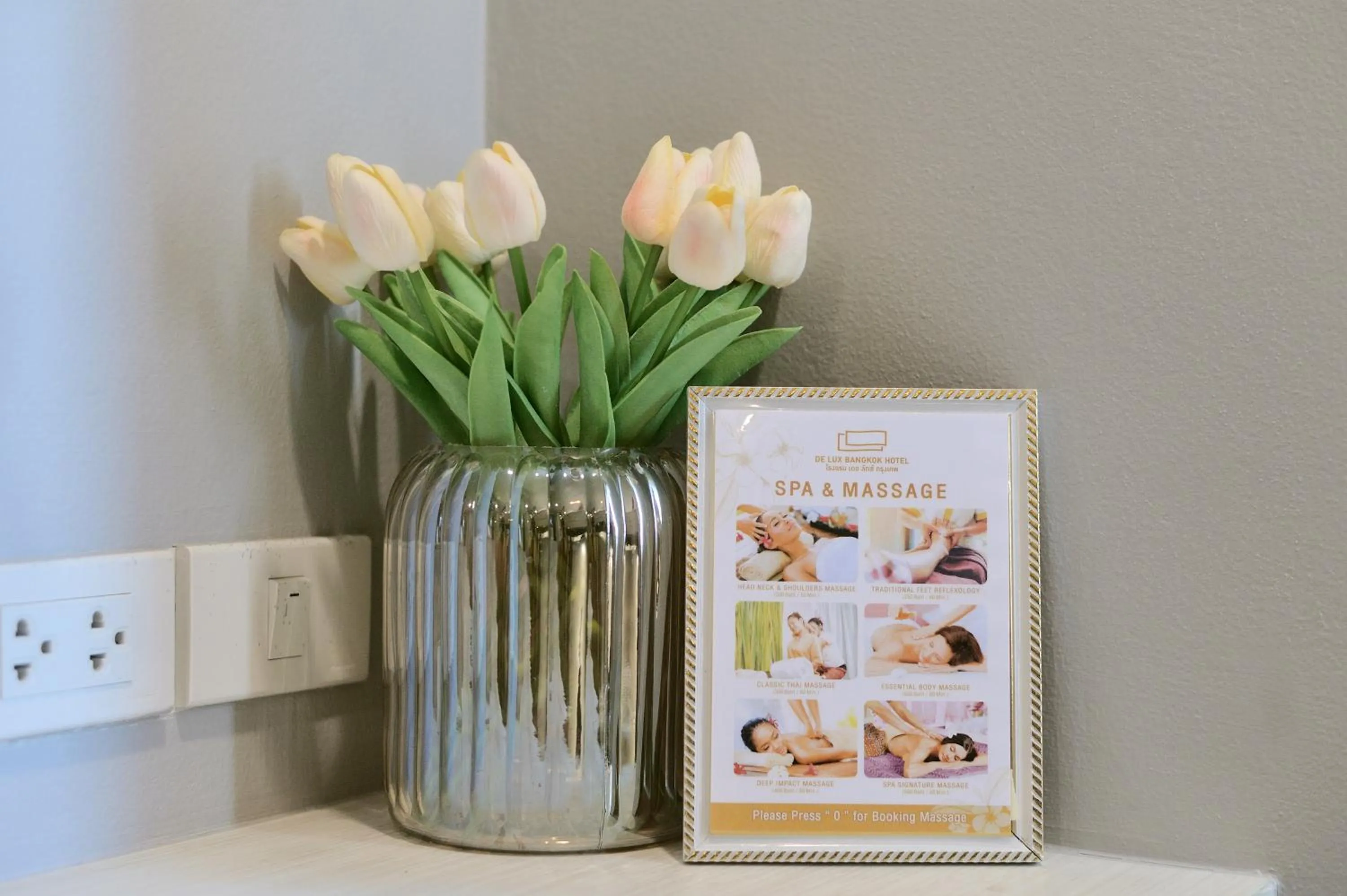 Bedroom in De Lux Bangkok Hotel
