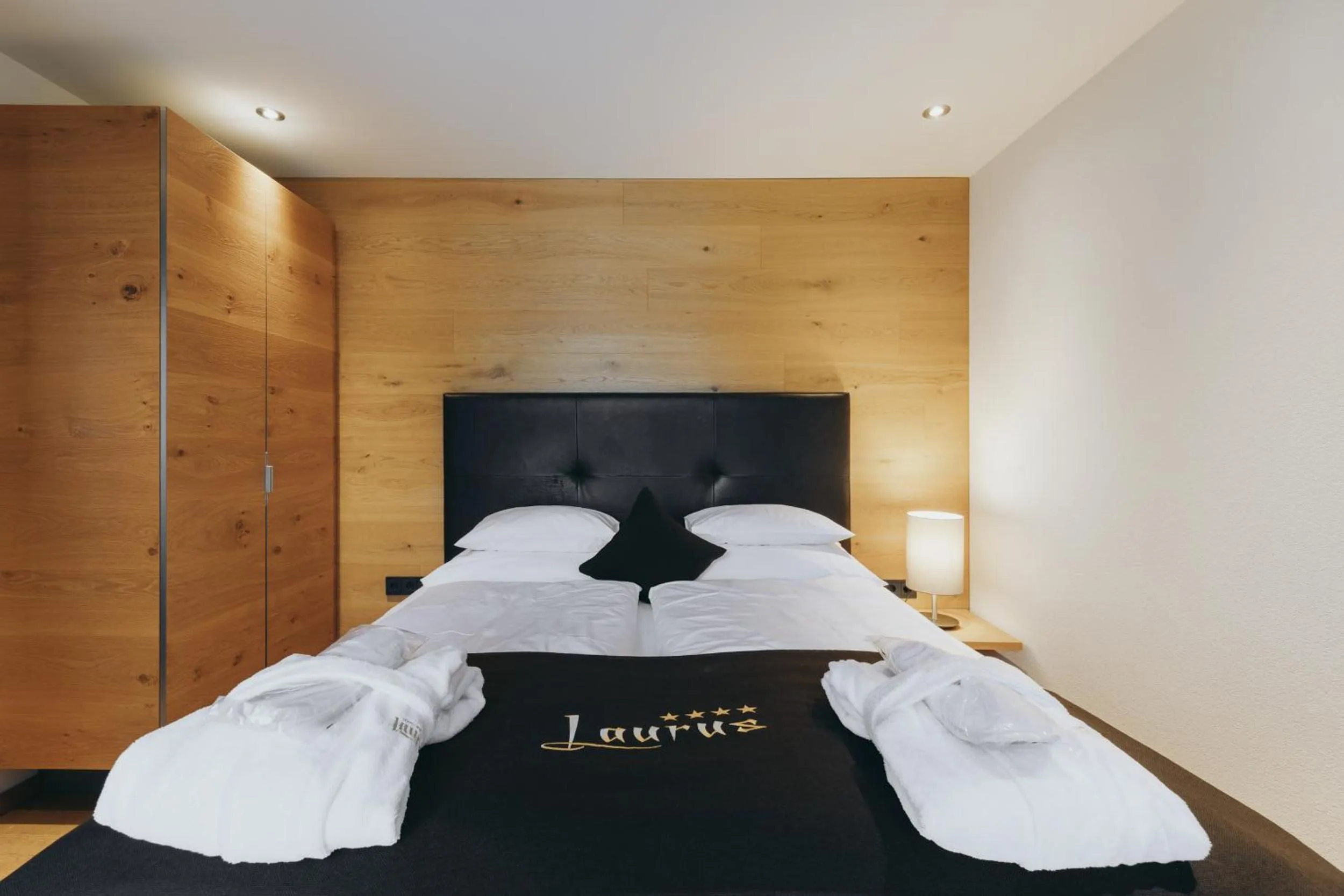 Bed in Apart-Hotel Laurus Lech