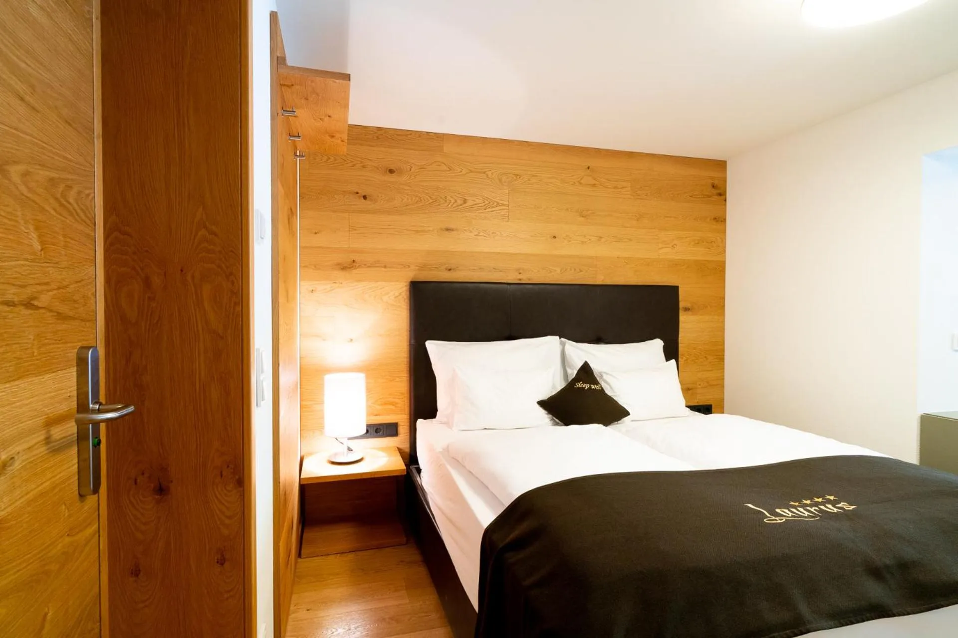 Bed in Apart-Hotel Laurus Lech