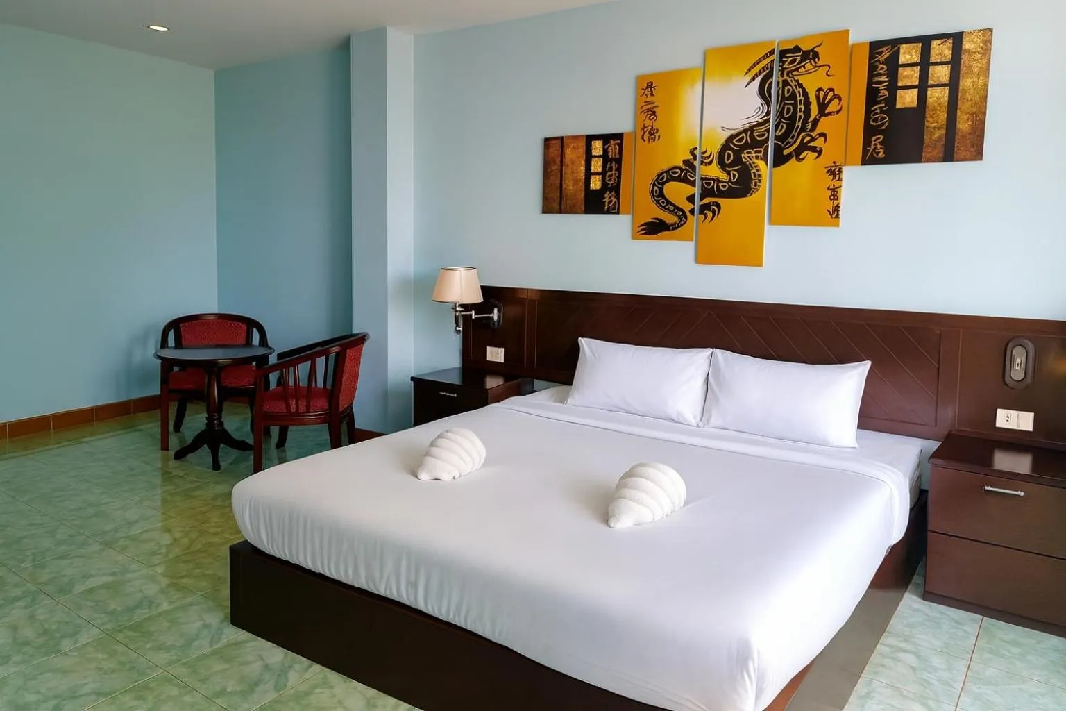 Bed in Riviera Patong