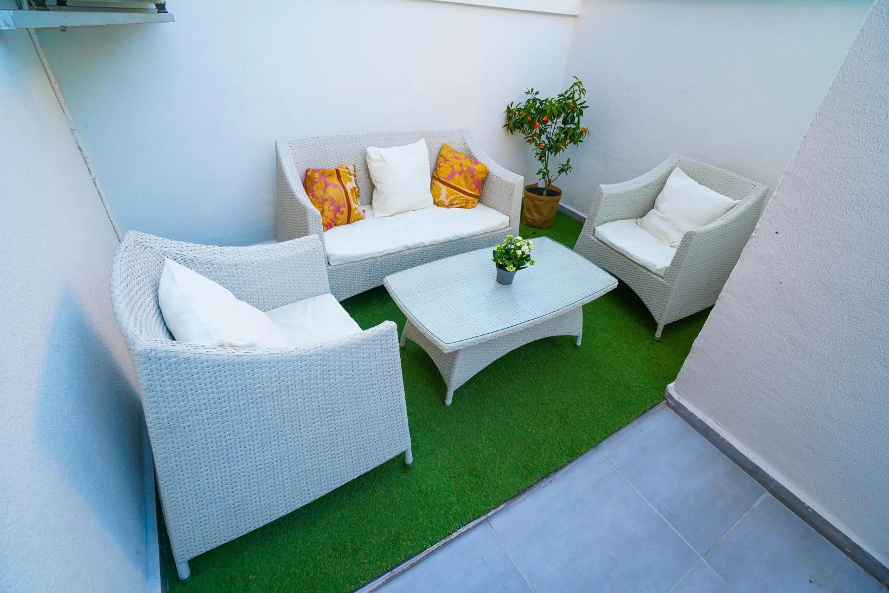 Garden, Bed in Moon Suites